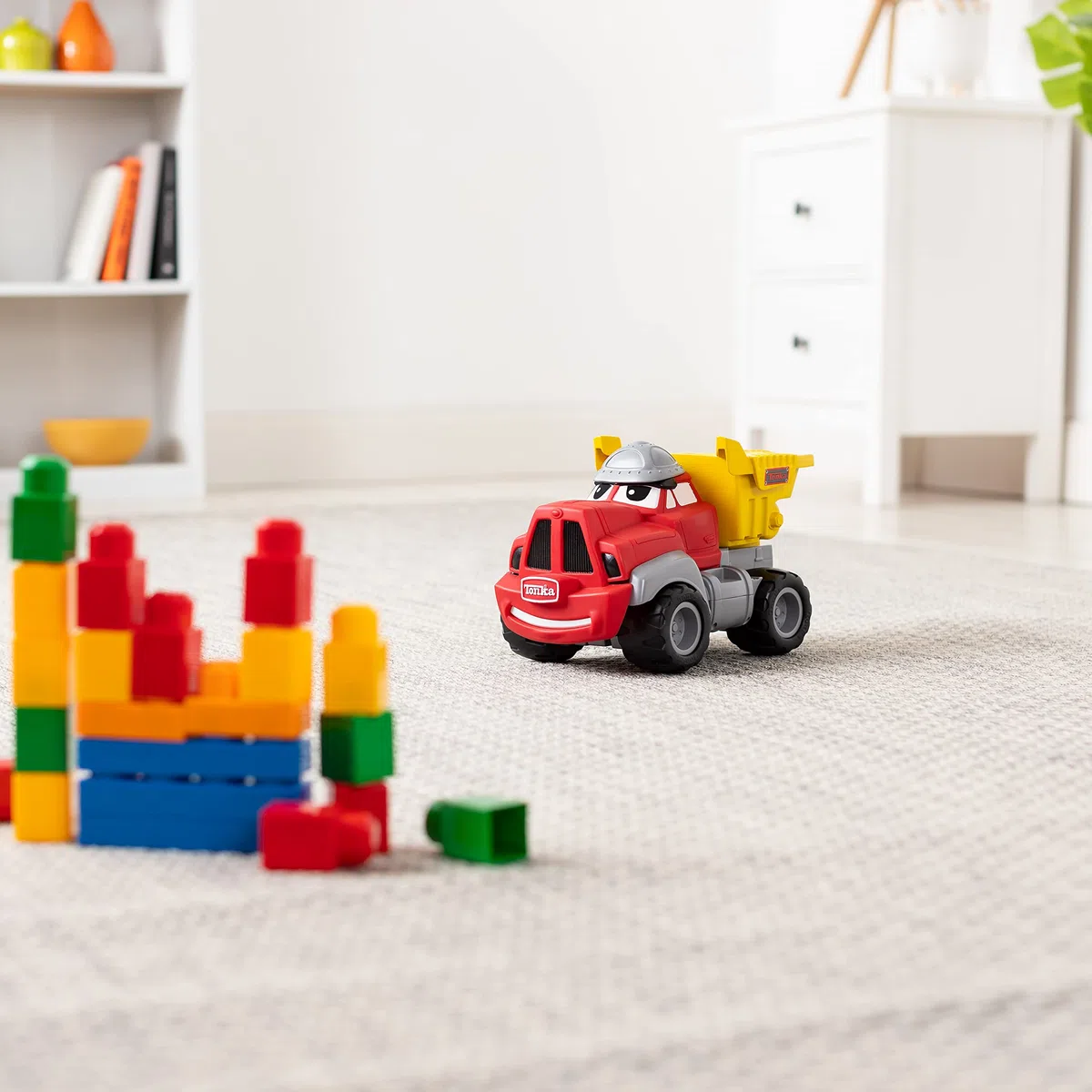 Tonka Chuck Il Mio Camion Parlante, 6269, Giocattolo Sonoro Mobile, Veicolo Giocattolo Colorato per il Gioco Immaginativo e Creativo. Bambini e bambine dai 36 mesi in su