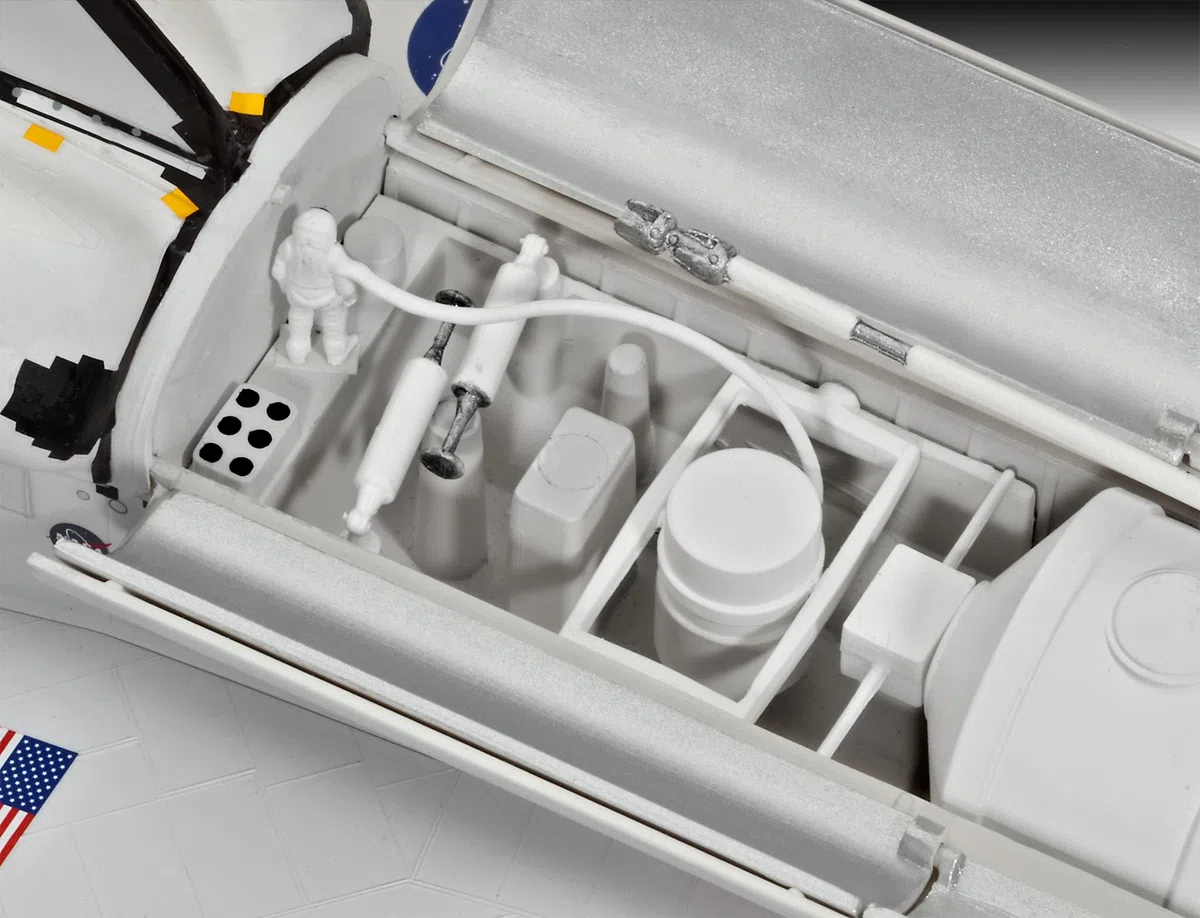 Revell 04544 - Space Shuttle Atlantis Kit di Modello in Plastica, Scala 1:144