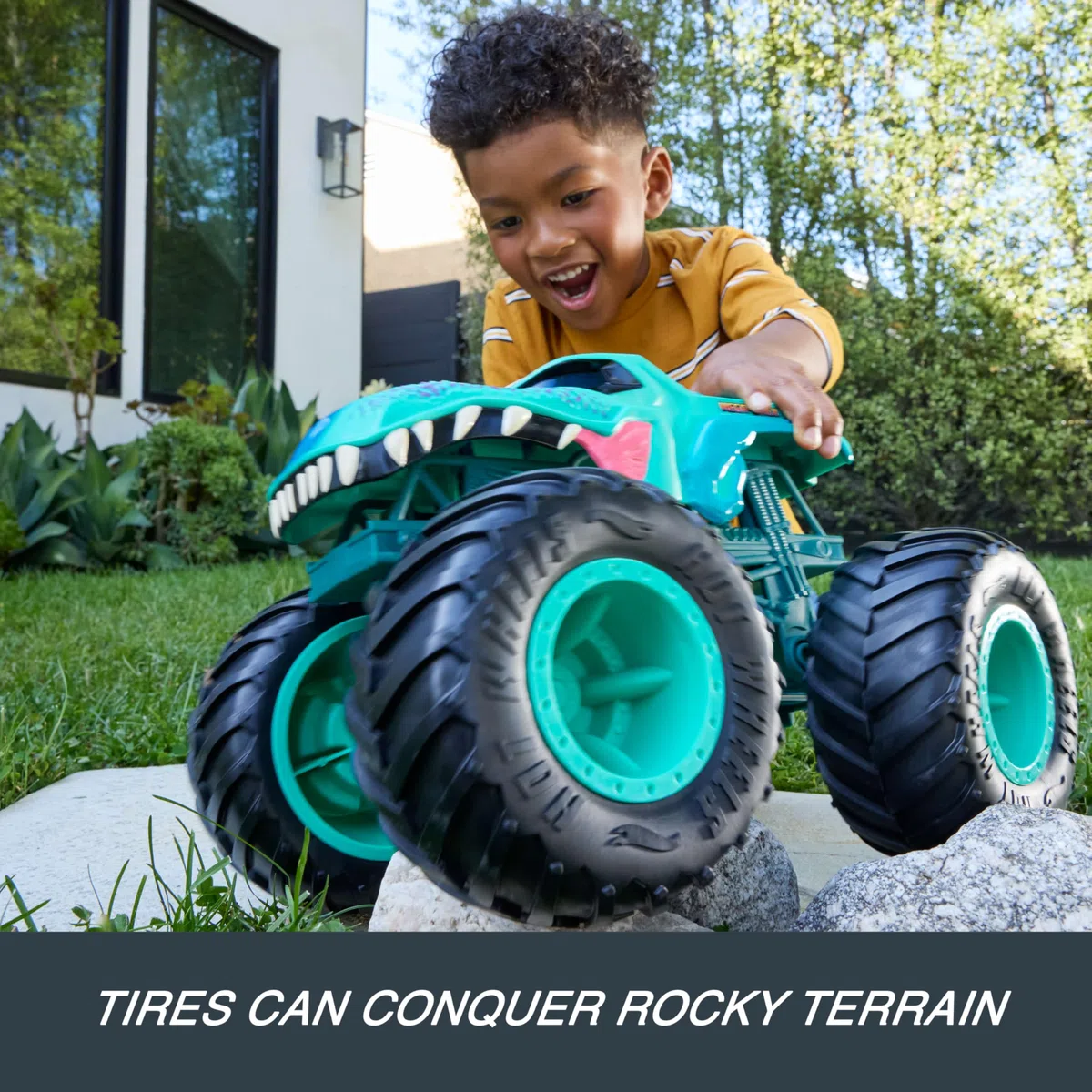Hot Wheels Monster Trucks - Mega-Wrex Colossale, veicolo con ruote giganti e grafiche dai dettagli brillanti, ispirato al personaggio della serie Monster Trucks Live, 4+ anni, JJN47