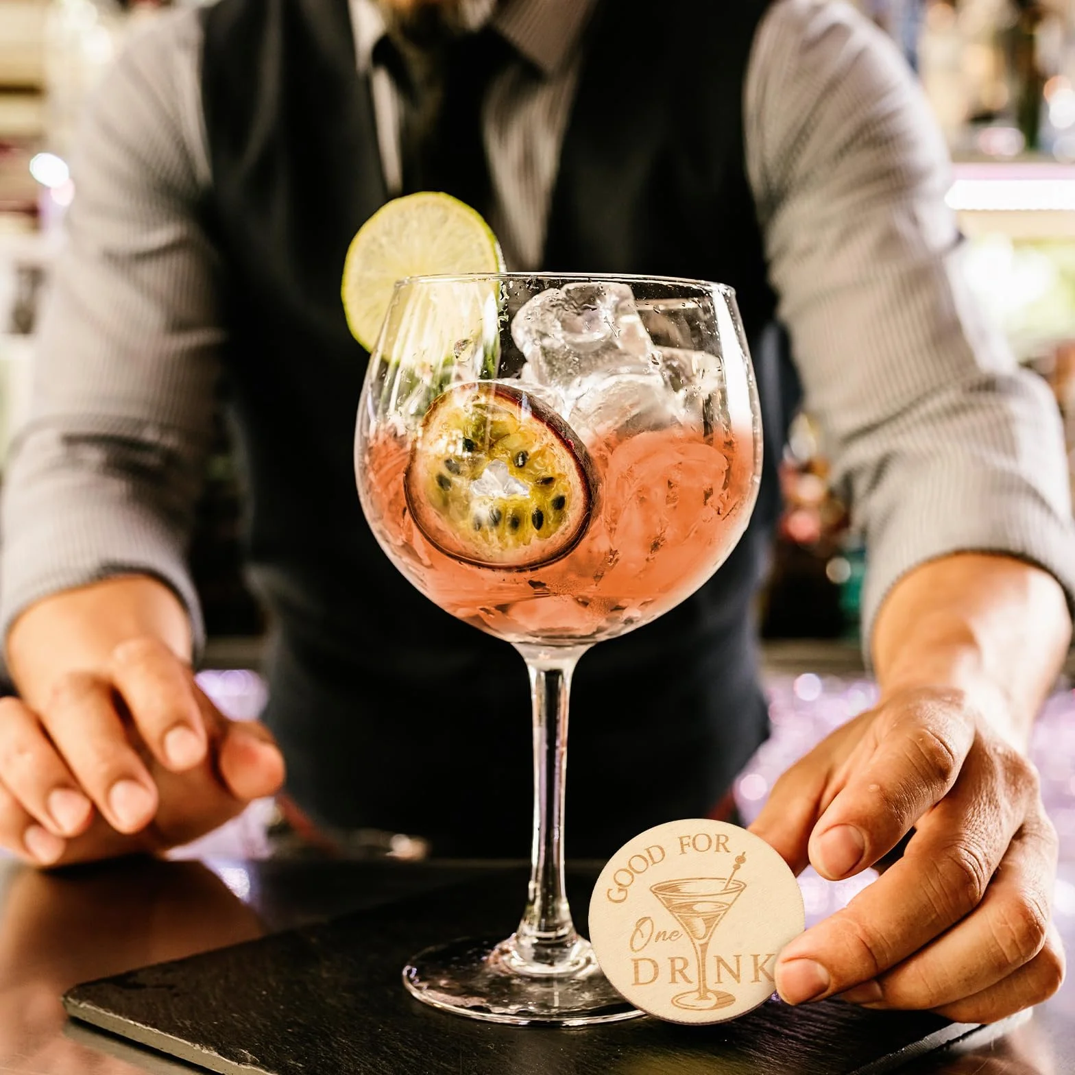 Marsui 100 gettoni in legno per bevande, per matrimoni, biglietti da poker personalizzati per ospiti, bomboniere, bevande, compleanni, degustazioni, feste, bar, decorazioni per tavoli (motivo tazza da