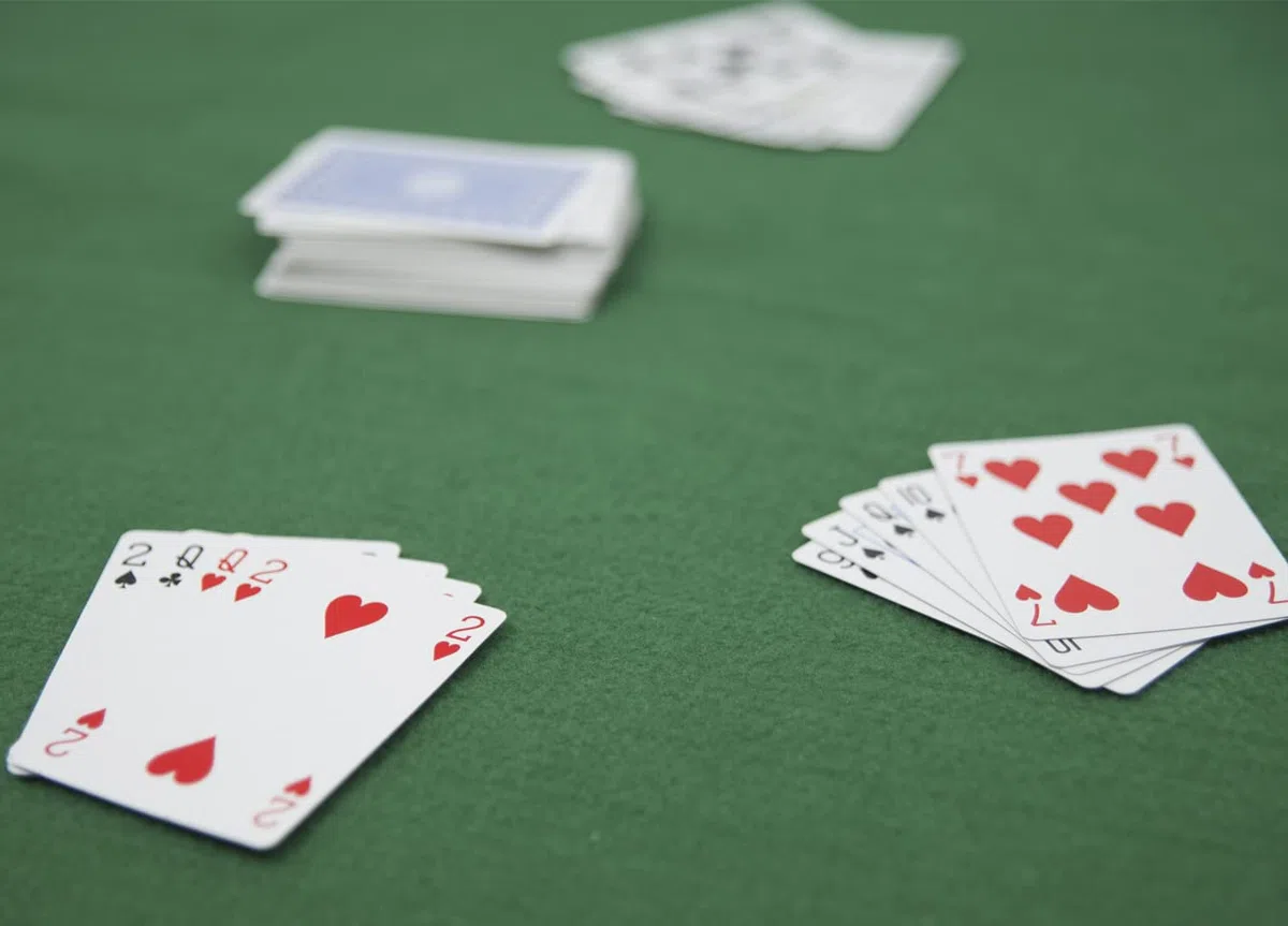 BIANCHERIAWEB Copritavolo sotto Tovaglia Verde Panno Carte Poker Tappeto Giochi da Tavolo 135x220cm Poker