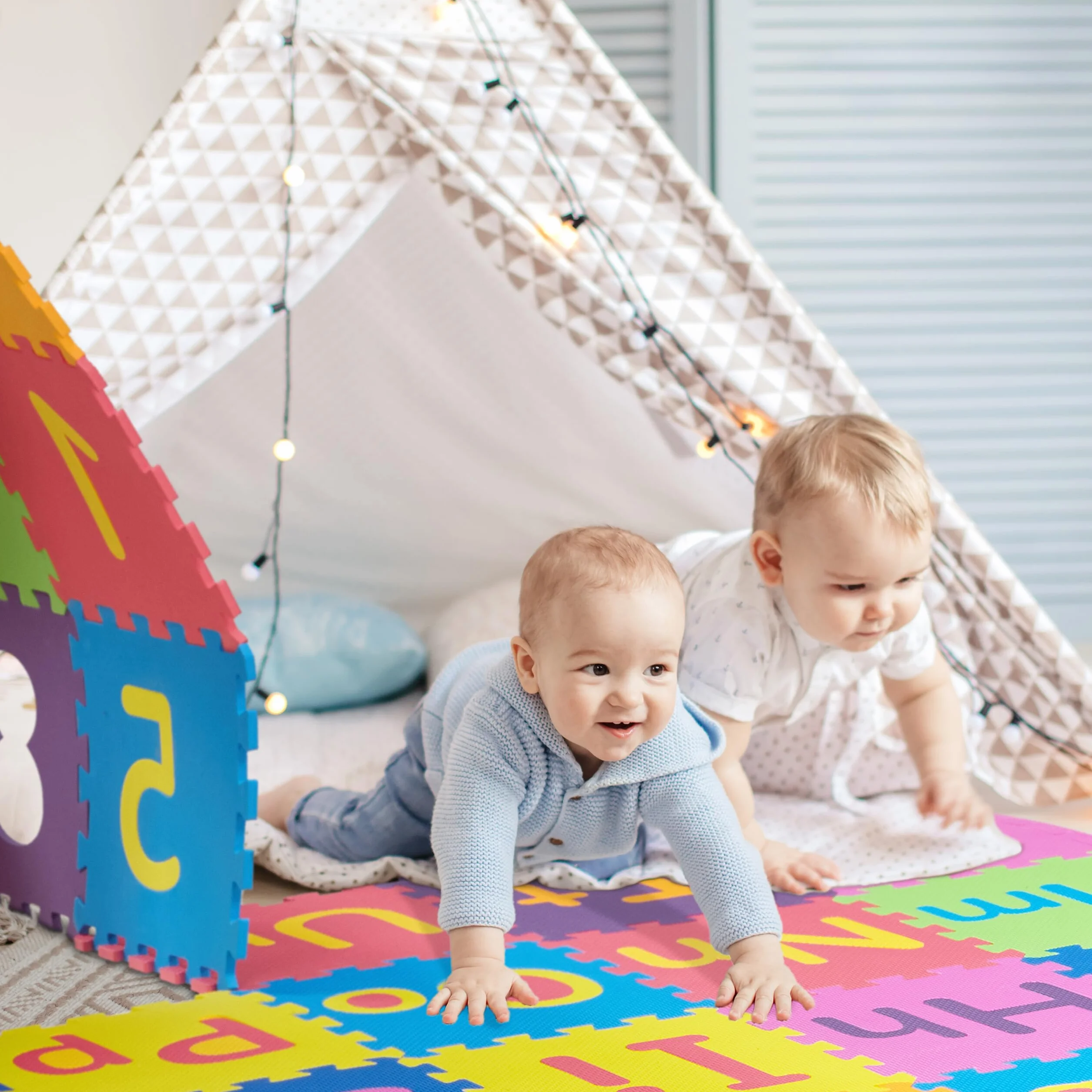 Relaxdays Tappeto Gioco Bambini, Puzzle 90 Parti Lettere ABC e Numeri, Tappetino Gattonare LxP: 180,5x180,5 cm, Colorato