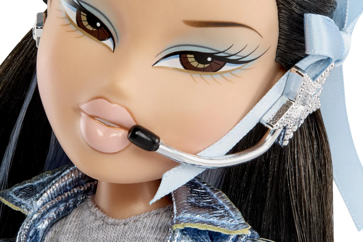 Bratz Pop Starz Jade - Bambola fashion con charm da collezione, outfit e accessori musicali