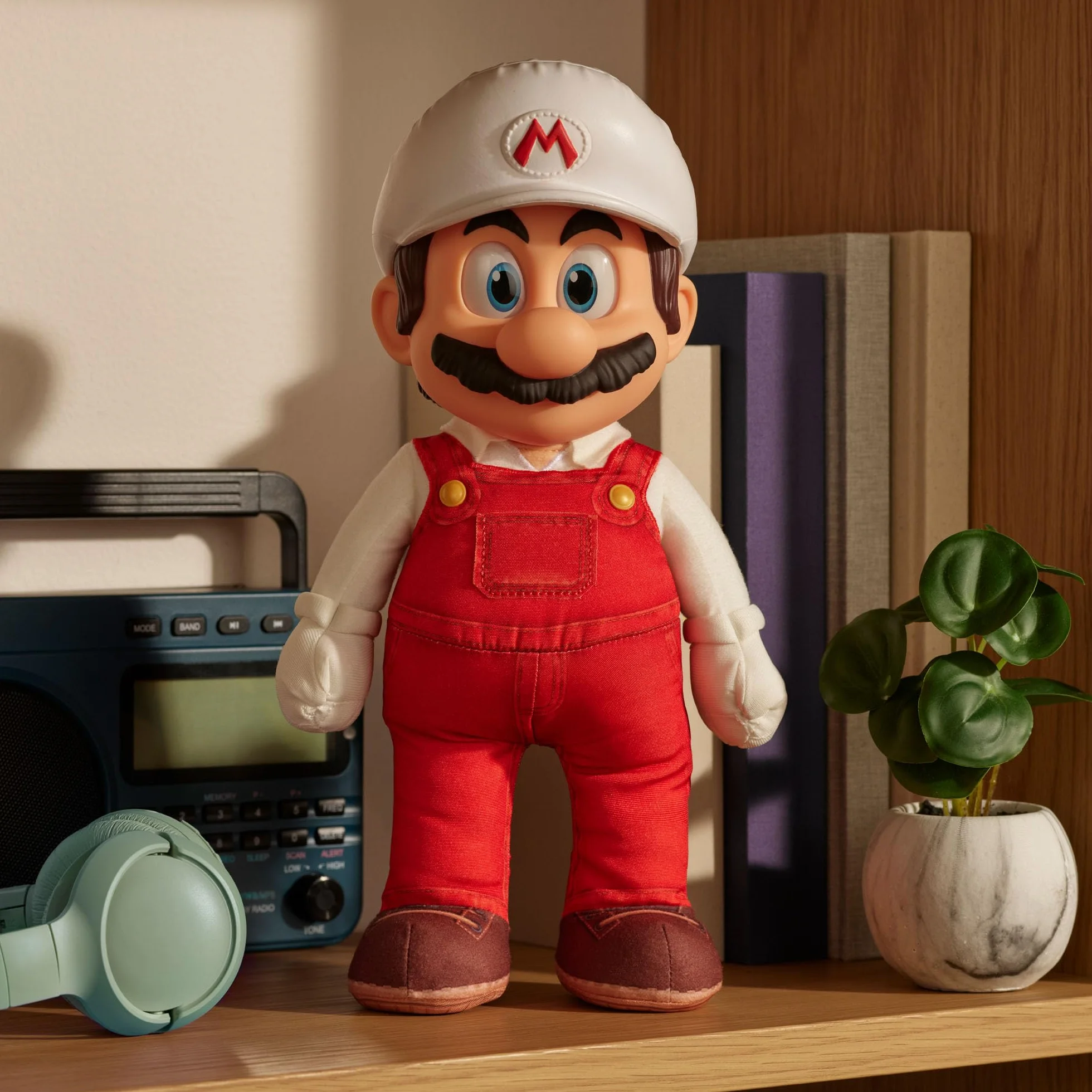 Peluche snodabile di Fire Mario del film Super Mario Galaxy, 35,5 cm, con licenza ufficiale Jakks Pacific, con testa scolpita di Roto, peluche da collezione Nintendo
