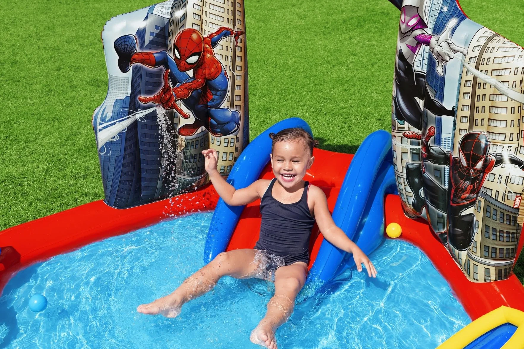 Bestway 6'11" x 6'9" x 50"/2.11m x 2.06m x 1.27m Play Center