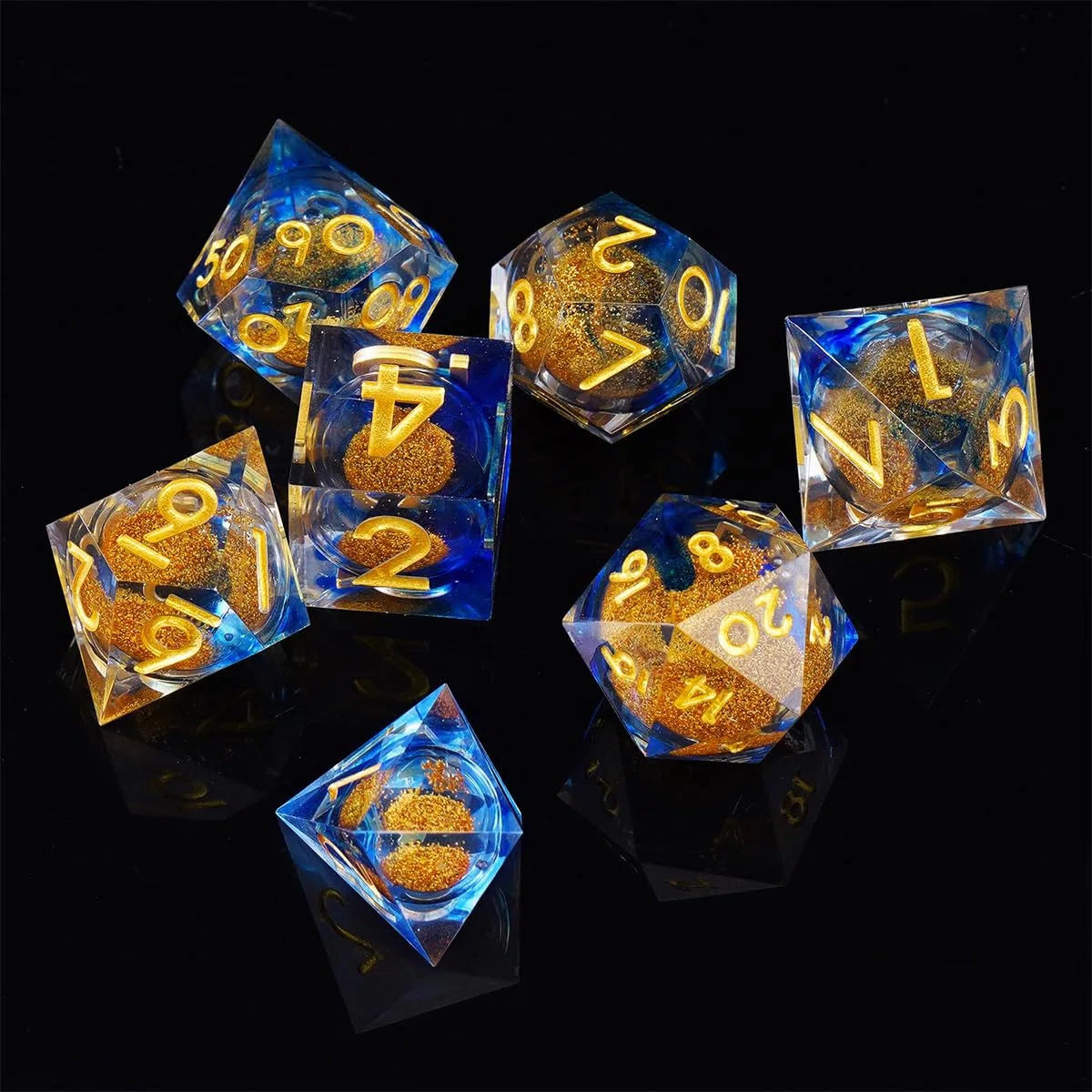 Sarini 7 pezzi di dadi con nucleo liquido in resina dadi con bordi affilati set di dadi DND poliedrici per giochi da tavolo MTG RPG Dungeons and Dragons （Oro blu）