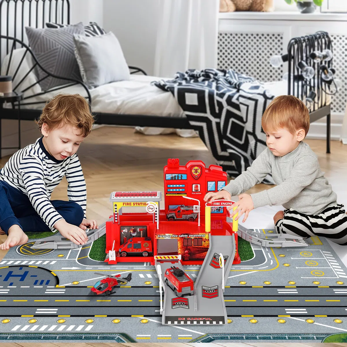 deAO Stazione dei Pompieri della Città con Autopompa, Elicottero, Edificio per Uffici dei Vigili del Fuoco, Set di Giocattoli per Bambini con Scheda di Gioco per Bambini e Bambine dai 3+ Anni in su