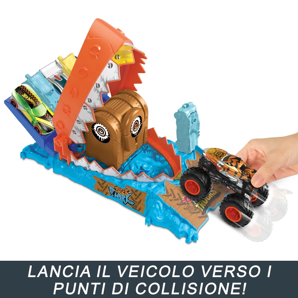 Hot Wheels Monster Trucks - Sfida del Morso per il Tesoro, playset Arena degli Scontri con MT Tiger Shark in scala 1:64 e 1 macchinina schiacciata, giocattolo per bambini, 4+ anni, HTP17