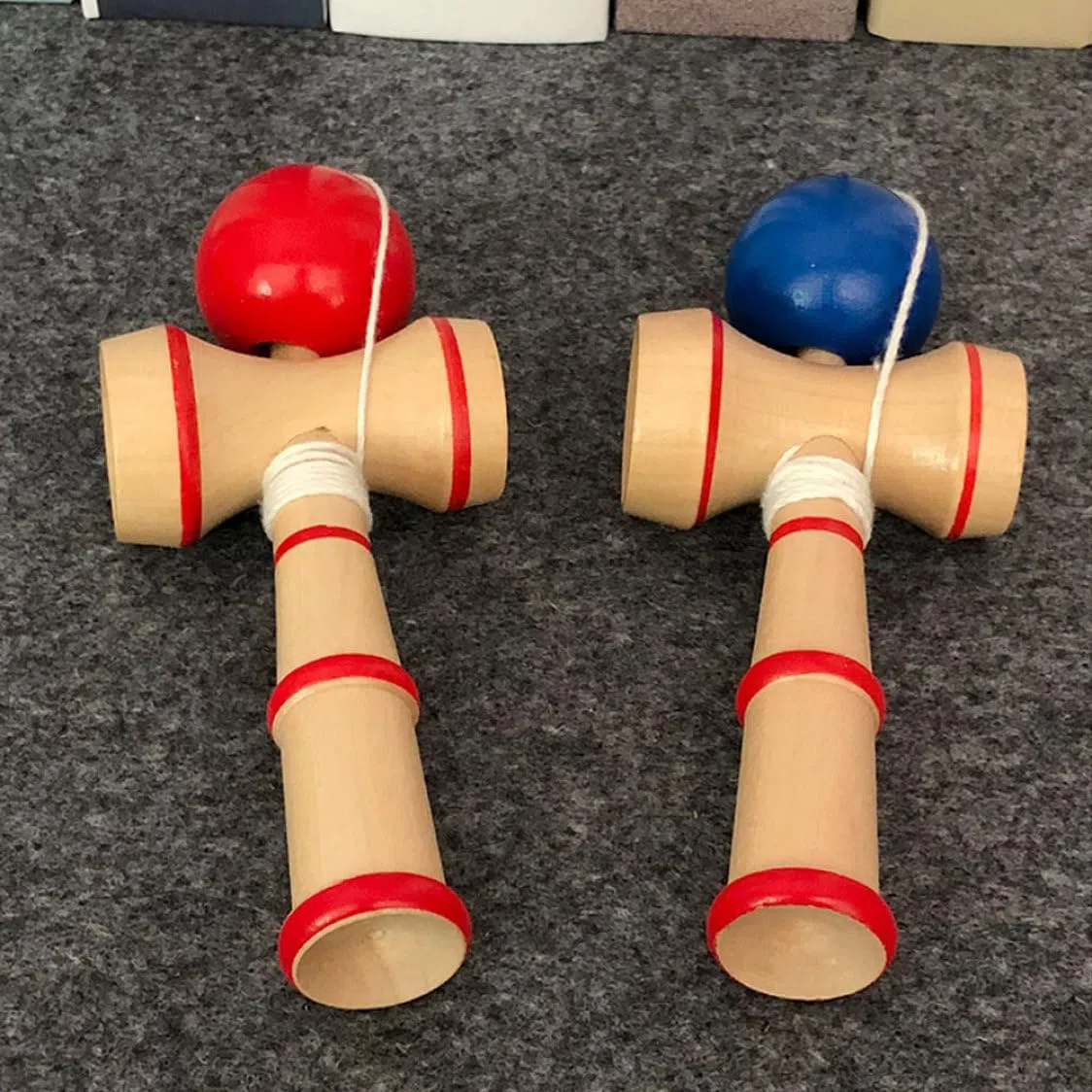 Giocattolo in legno Kendama Blue Ball Cup Game Classic Bilancing Skill Game Abilità in legno