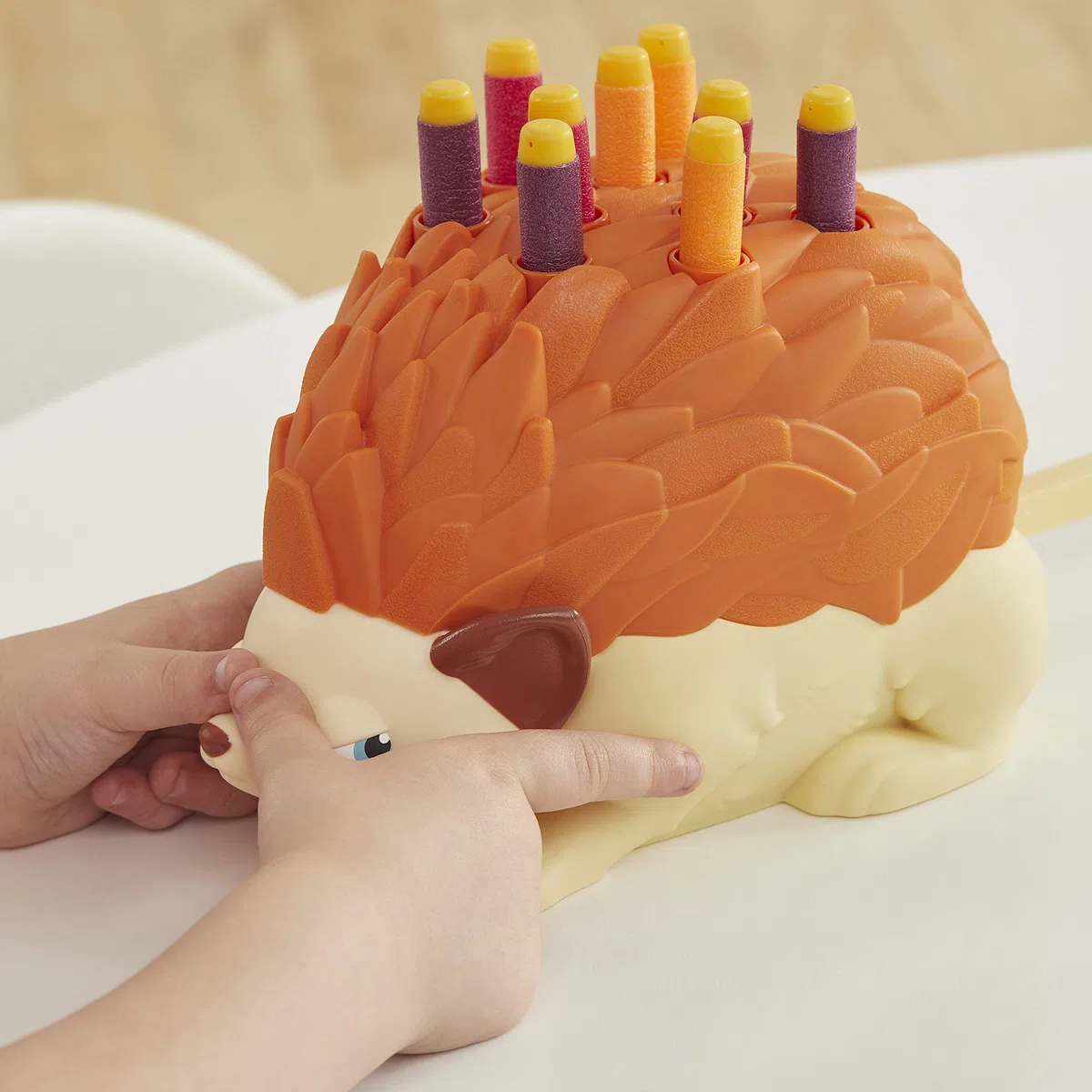 Hasbro Gaming Pierino Il Porcospino Gioco in Scatola con Dardi, Multicolore, E5702, 4+ Anni