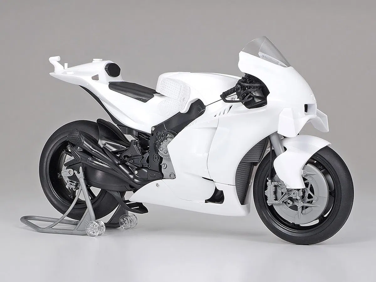 TAMIYA 14139 1:12 Team Suzuki ECSTAR GSX-RR 2020 - Replica fedele all'originale, in plastica, per fai da te, modellini, assemblaggio, non verniciato, multicolore