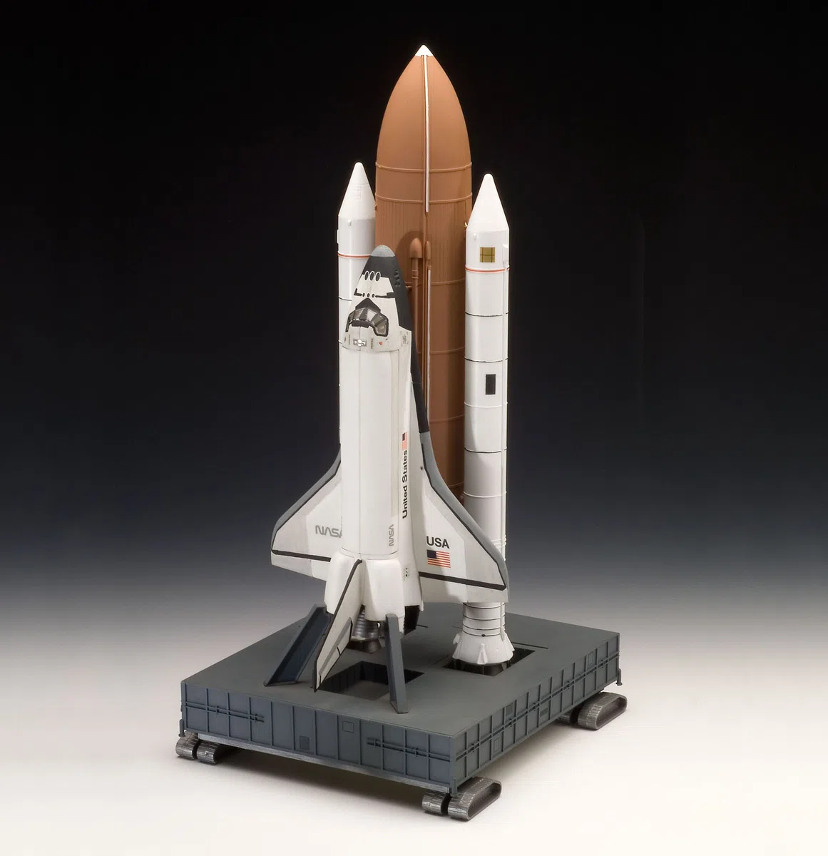 Revell 04736 - Space Shuttle Discovery e Booster Rockets Kit di Modello in Plastica, Scala 1:144
