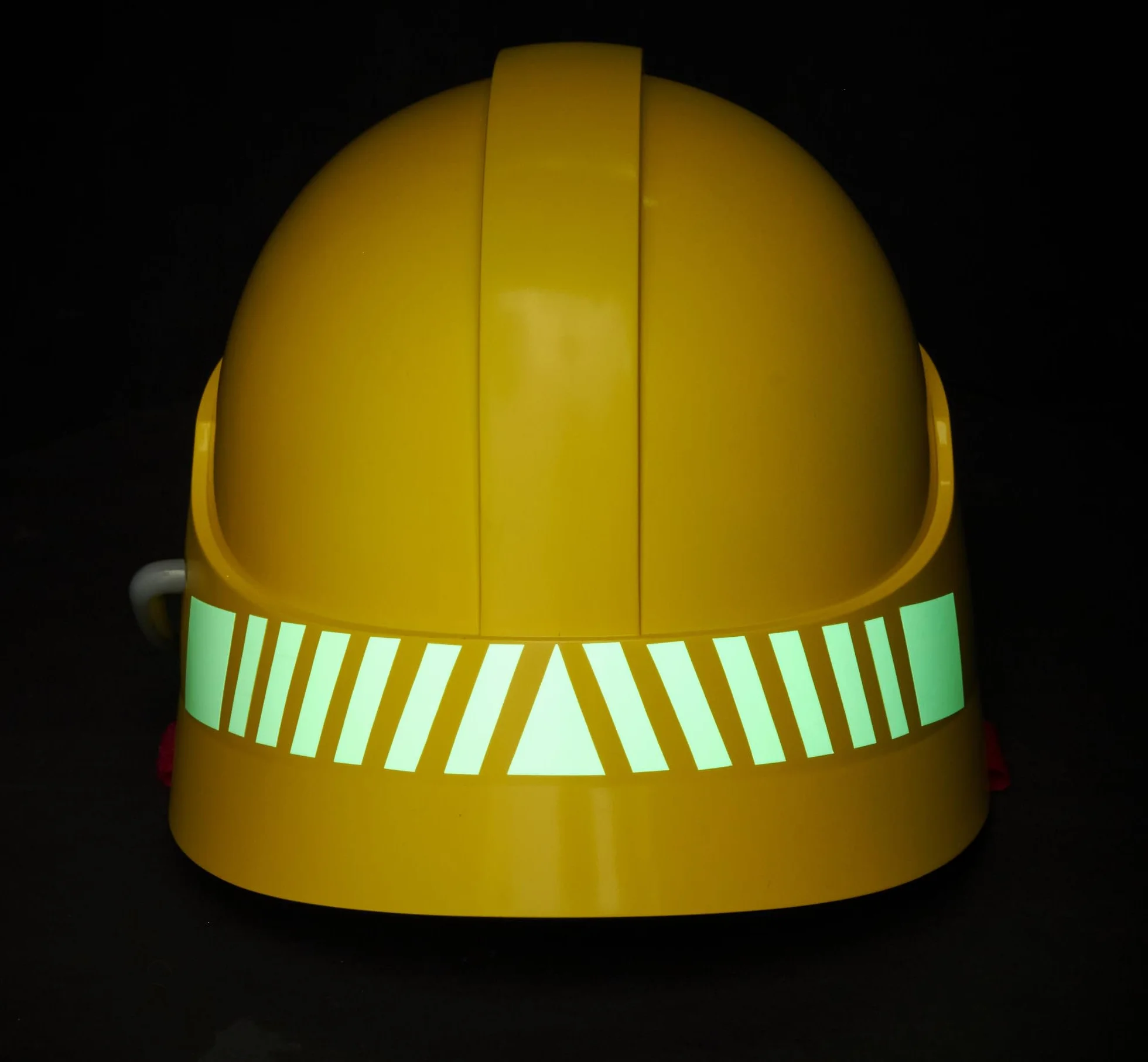 SIMBA 109252596 Sam - Casco da pompiere con visiera e adesivo si illuminano al buio, con microfono, cuscinetti in schiuma all'interno, dai 3 anni in su, rosso