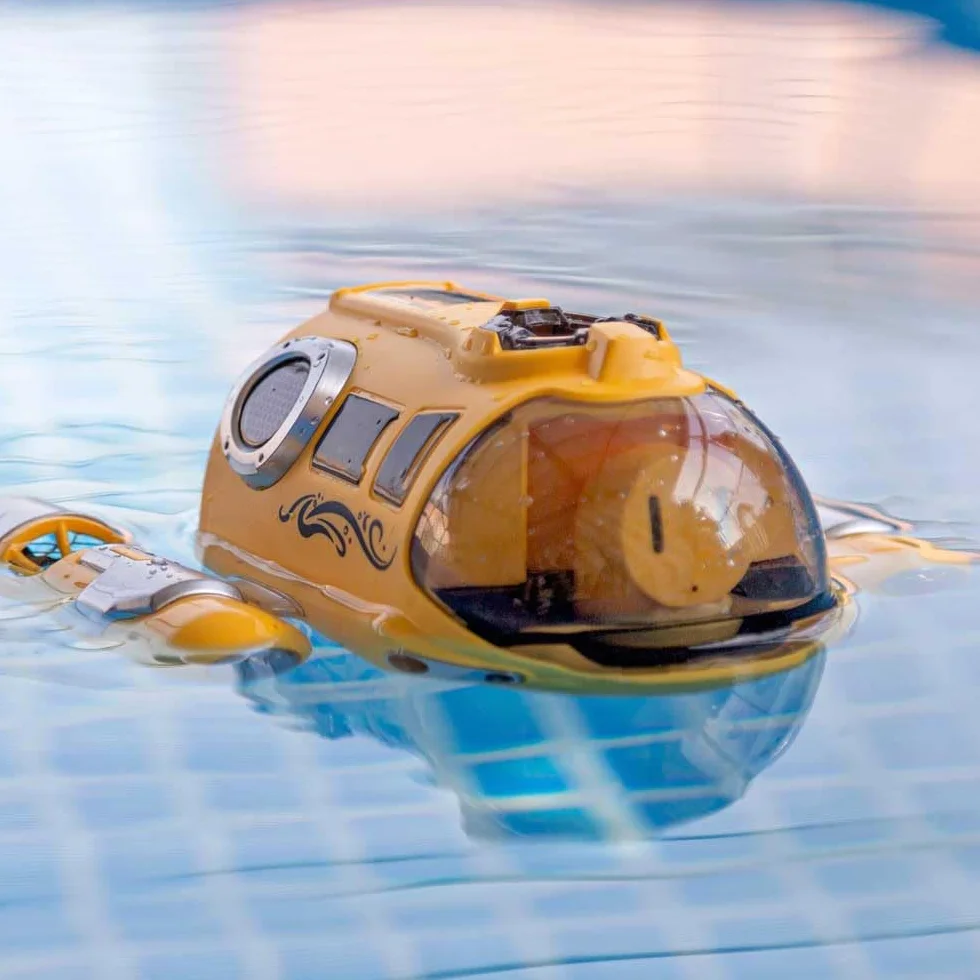 ColorBaby Subacqueo radiocomandato, 5 km/h, 25 m, rotazione a 360 gradi, con luci e spray acqua, 2,4 GHz, telecomando sommergibile, regalo per bambini, giocattoli acquatici, barca giocattolo piscina