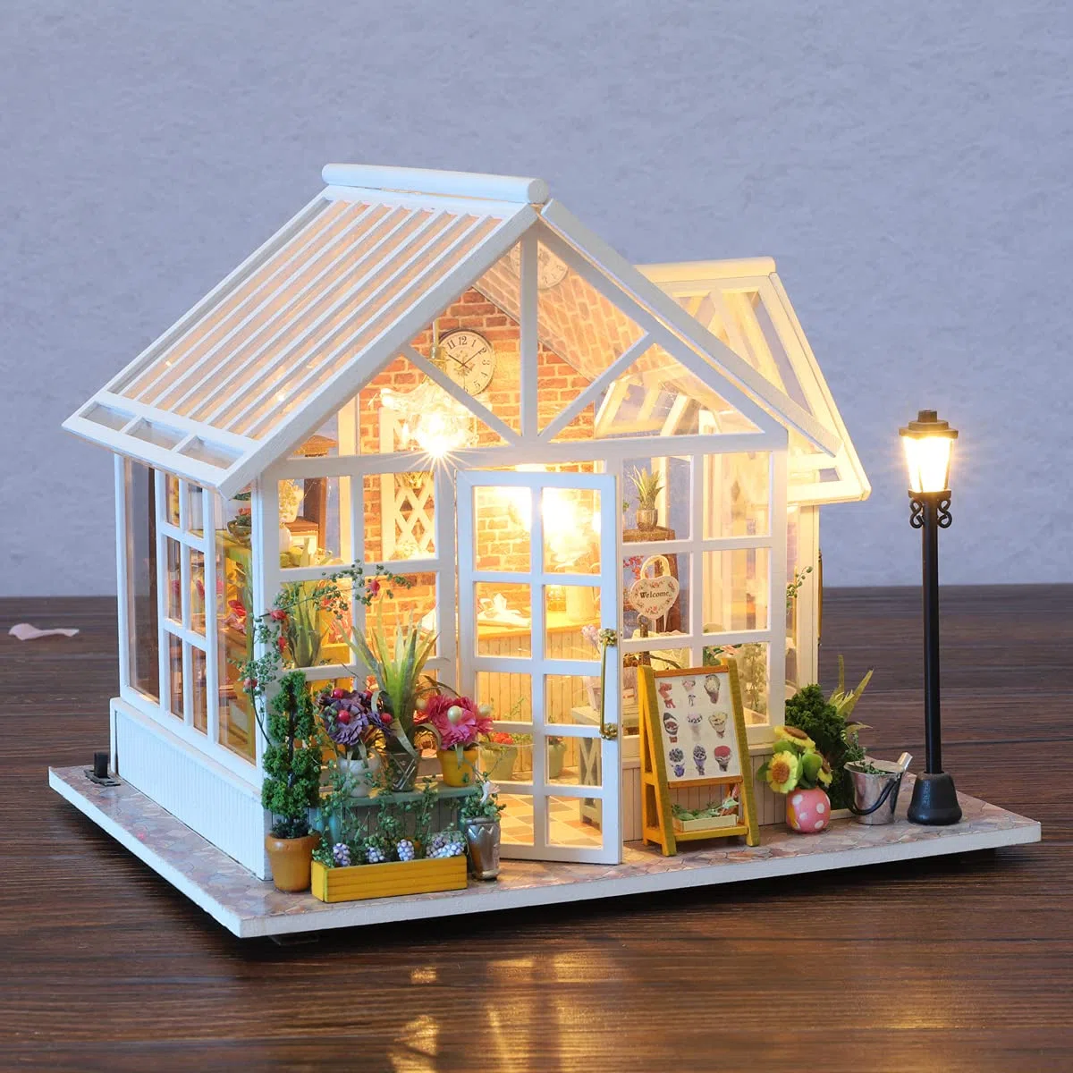 GuDoQi Miniatura Casa Delle Bambole, Kit Casa Bambole In Legno 3D Con Mobili E Musica, Luce A Led, Mini Kit Casa Fatta a Mano da Costruire, Bellissimo Negozio di Fiori
