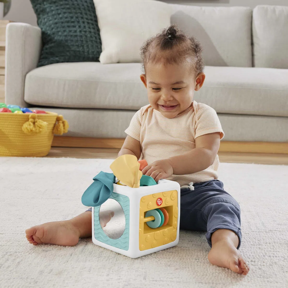 Fisher-Price - Cubetto Baby attività, Scatola di fazzoletti in Tessuto per Il Gioco sensoriale, Include 2 Tessuti Morbidi e 4 Pannelli per attività, Giocattolo per Bambini, 3+ Mesi, HML64