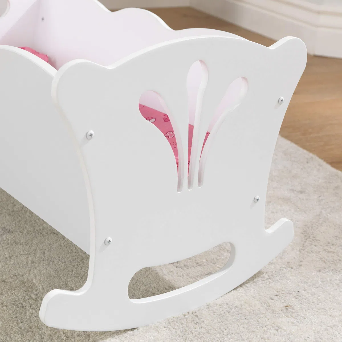 KidKraft Lil' Doll Culla per Bambole, Culla in Legno per Bambola, Mobili per Bambolotto con biancheria da culla inclusi, Giocattoli per Bambini, 60101