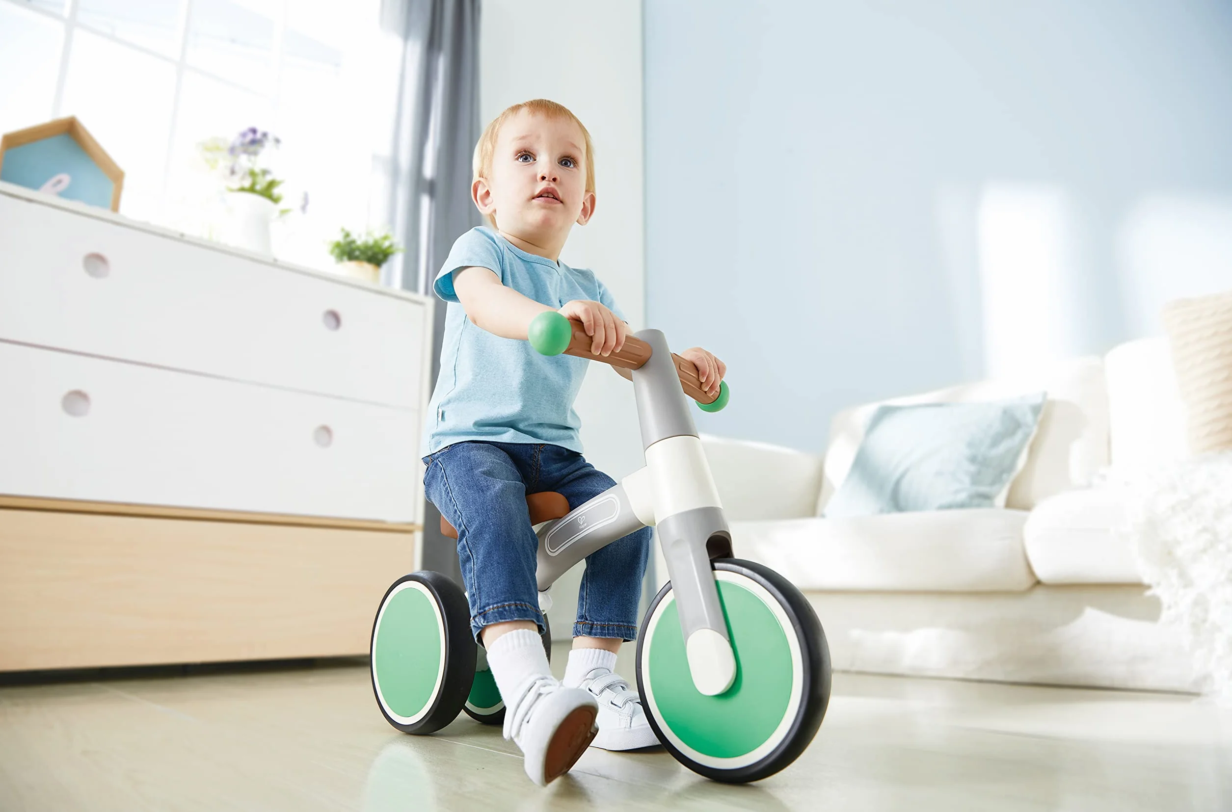 Hape - Triciclo Verde senza pedali | Balance Bike leggera a 3 ruote per migliorare l’equilibrio e le abilità motorie dei bambini dai 18 mesi