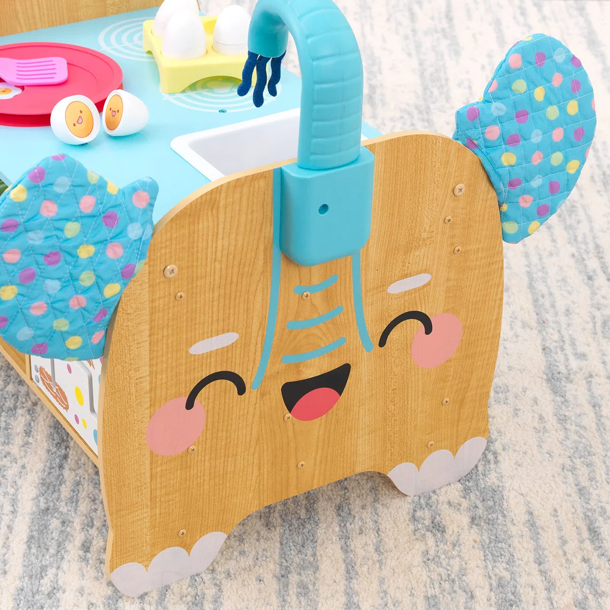 KidKraft Foody Friends Cuoco Elefante Cucina Giocattolo in Legno Per Bambini con Accessori per Pentole, Giocattolo per Bambini 2+ Anni, 20144
