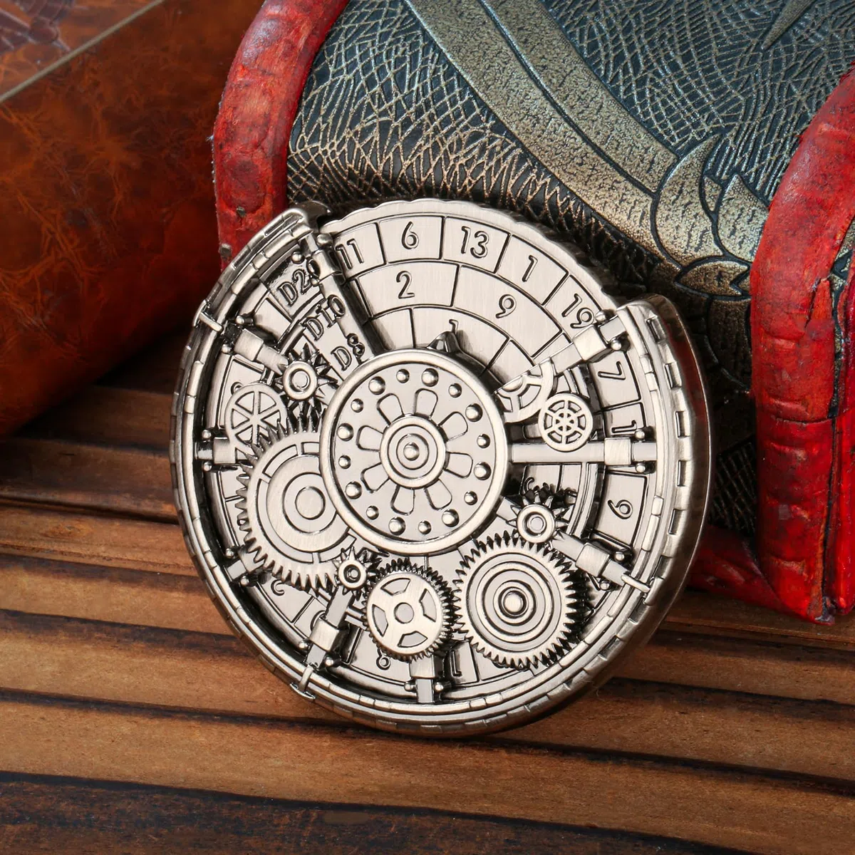 Ingranaggio Cavo DND Ruota Dadi Spinner, 7-in-1 Metallici D&D Spinner di Dadi, Ingranaggio Cavo D&D Roulette, Regali DND, Sacchetto Regalo con Logo Drago, Accessori per Gioco di Ruolo, Argento Scuro