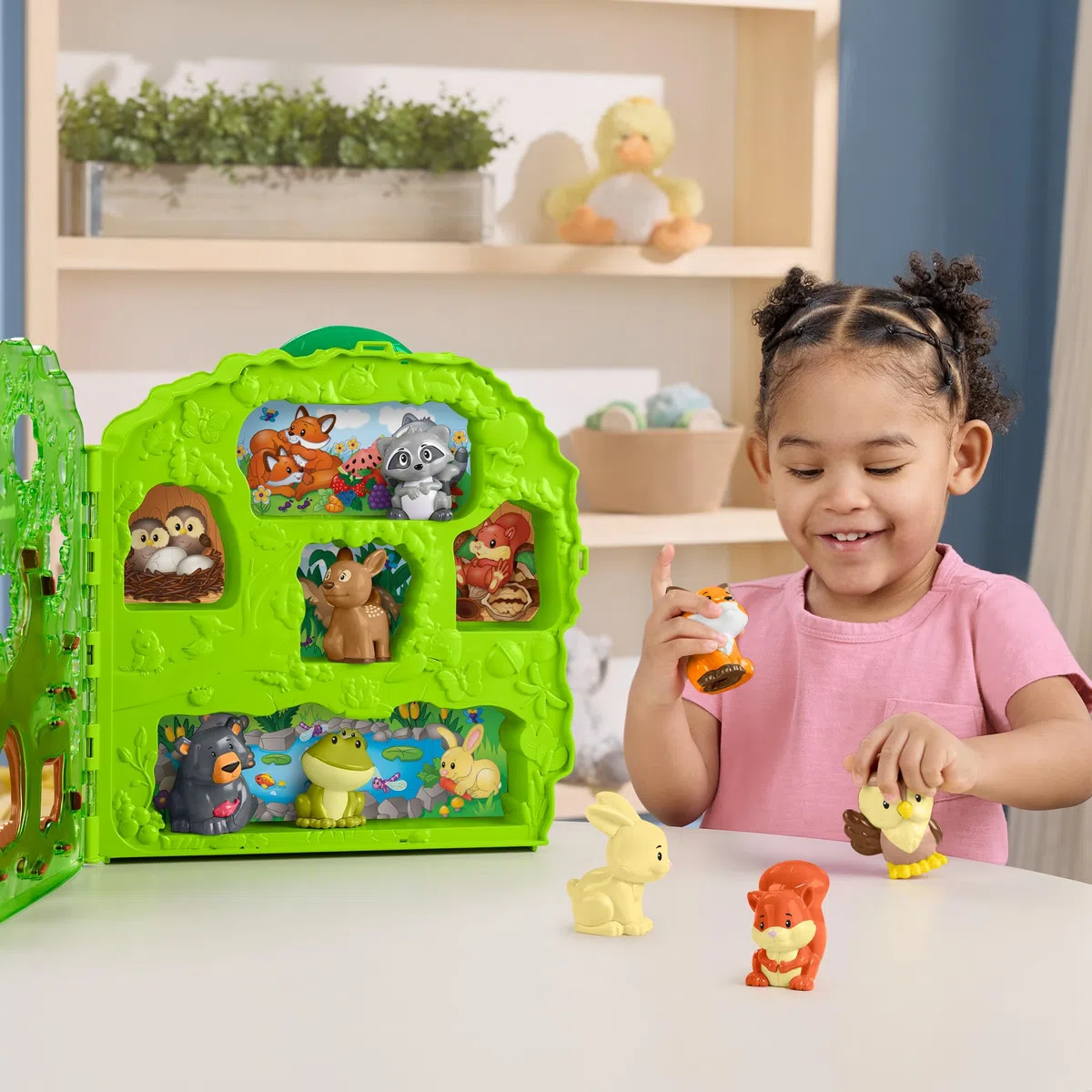 Fisher-Price Little People - Valigetta Gli Amici del Bosco, Set con 8 Animali a Tema Bosco in Una Valigetta Portatile a Forma di Albero, Giocattolo per Bambini, 1+ Anni, HWB29