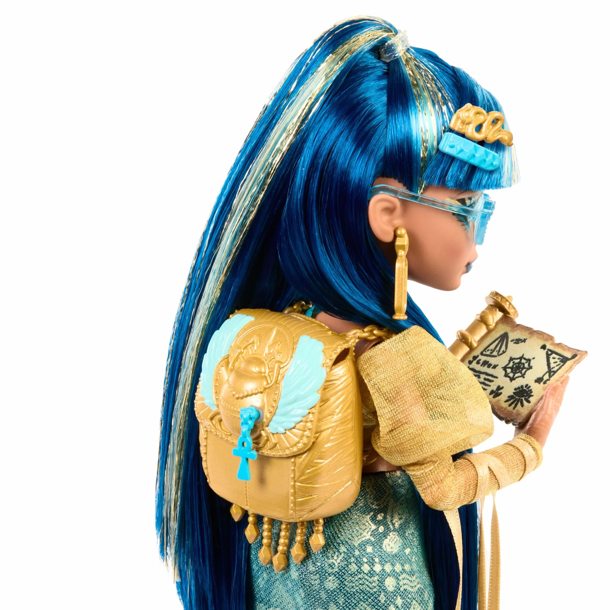 Monster High - Cleo de Nile, bambola con camicetta dorata e gonna a strati, cucciolo di cobra Hissette e accessori come zaino, snack e pergamena inclusi, giocattolo per bambini, 4+ anni, HXH74