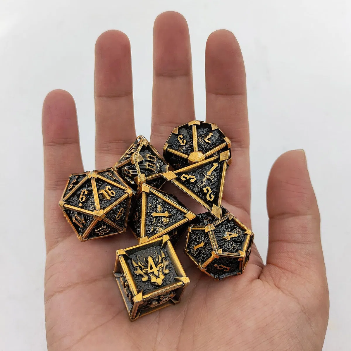 ORUZA Set di 7 dadi in metallo DND, dadi poliedrici D&D, dadi da gioco in metallo, per dungeon e dragon, RPG MTG TTRPG Pathfinder, giochi da tavolo (oro vecchio)