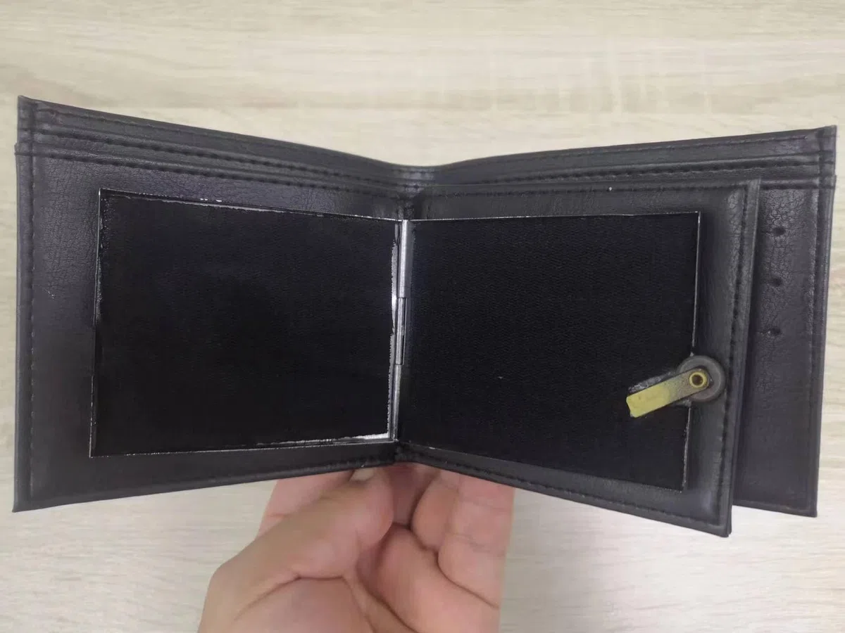 Portafoglio Magic Flaming Fire Wallet con fiamma del mago, Magician Stage Street Inimmaginabile oggetto di scena
