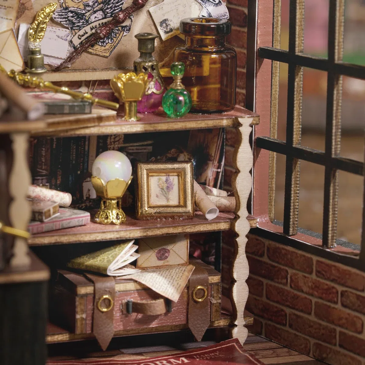 CUTEROOM Kit per casa delle bambole in miniatura fai-da-te, kit modello di casa delle bambole in legno da costruire per adulti, kit regalo per casa in miniatura magica