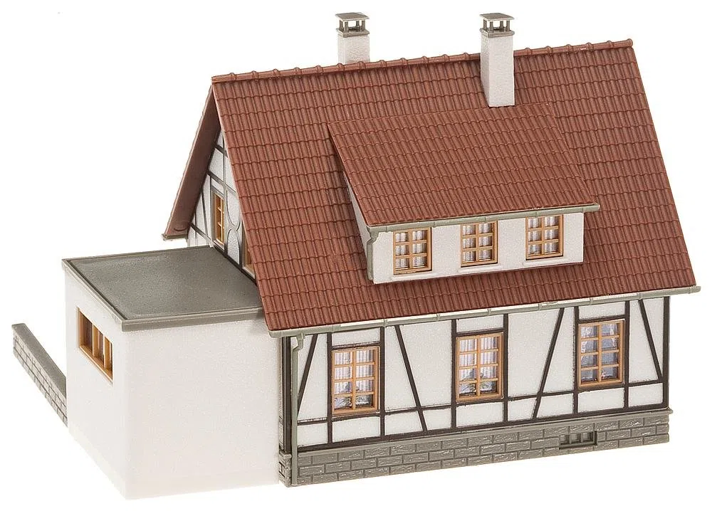 Faller 130215 - Modellismo Ferroviario, Casa a graticcio, con Garage