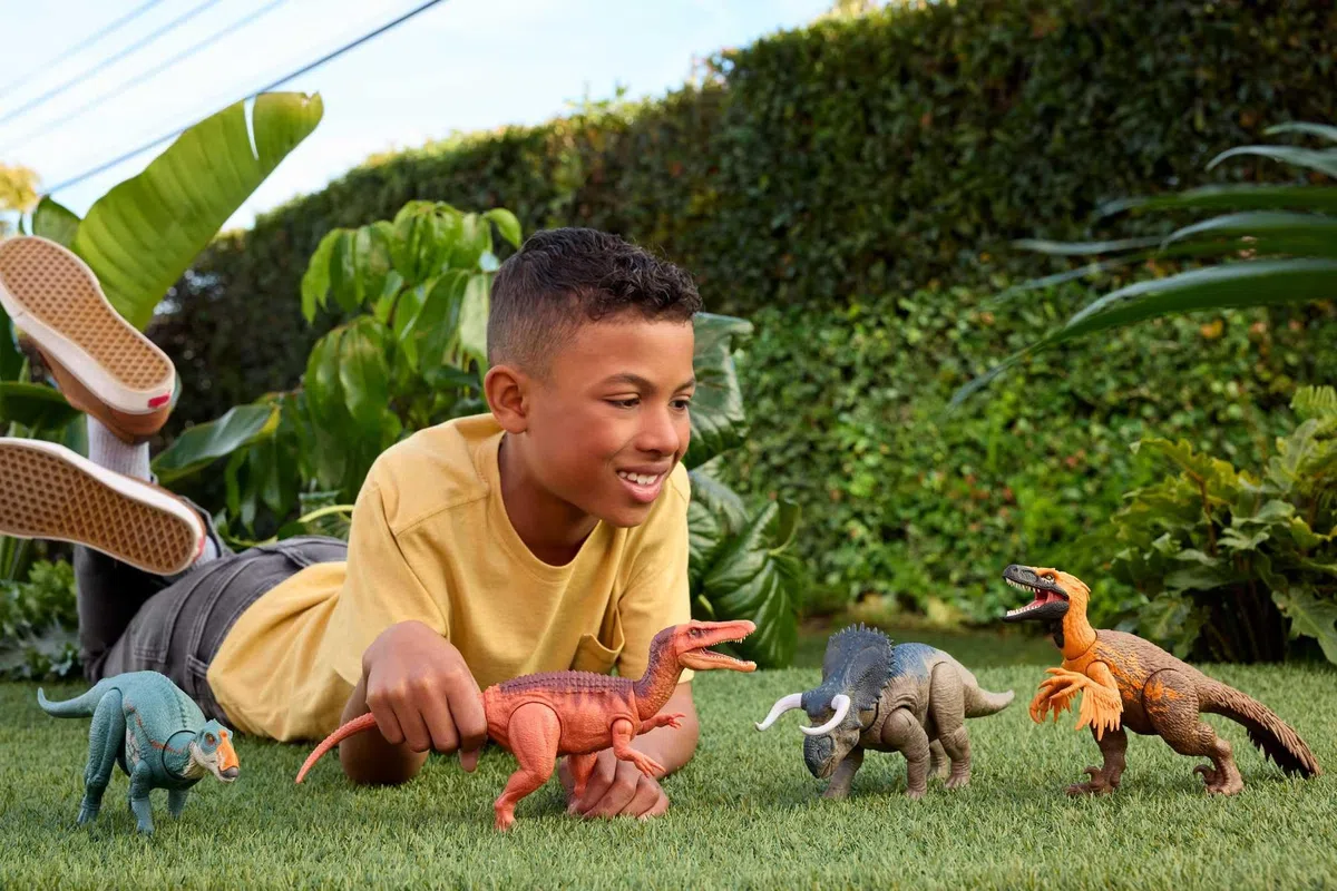 Mattel Jurassic World La Rinascita Anchilosauro Ruggito Selvaggio, action figure snodata del dinosauro con attacco multiplo della testa azionato con la coda e suoni, gioco digitale, JGB90