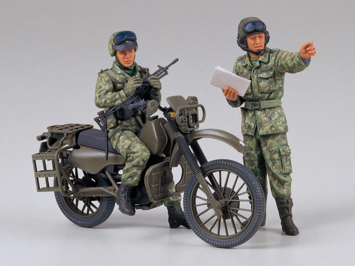 Tamiya - 1:35 JGSDF fuoristrada (2), riproduzione fedele all'originale, modellismo, kit di costruzione in plastica, fai da te, hobby, incollaggio, kit in plastica, assemblaggio, non verniciato