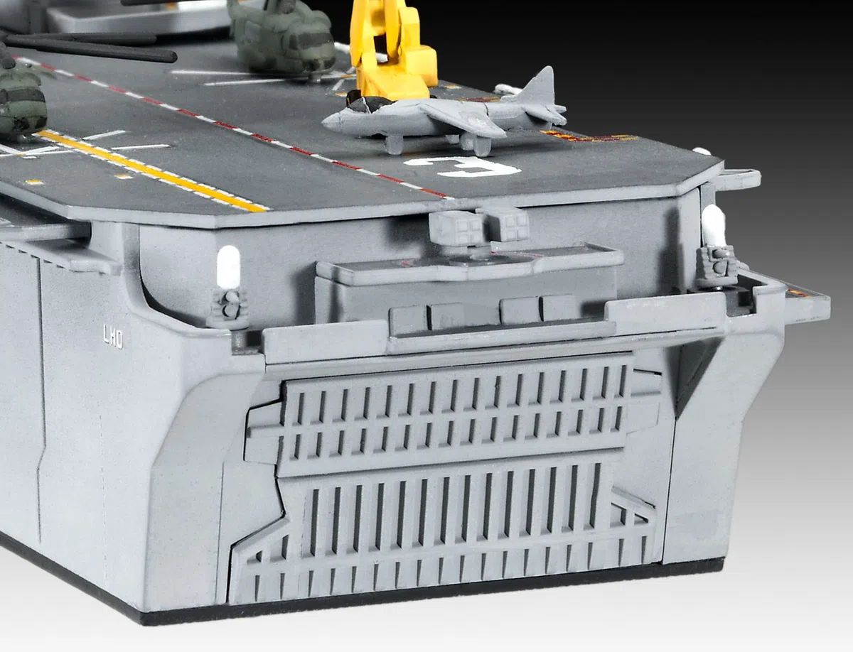 Revell Tescoma US Navy Assault Carrier Wasp Class