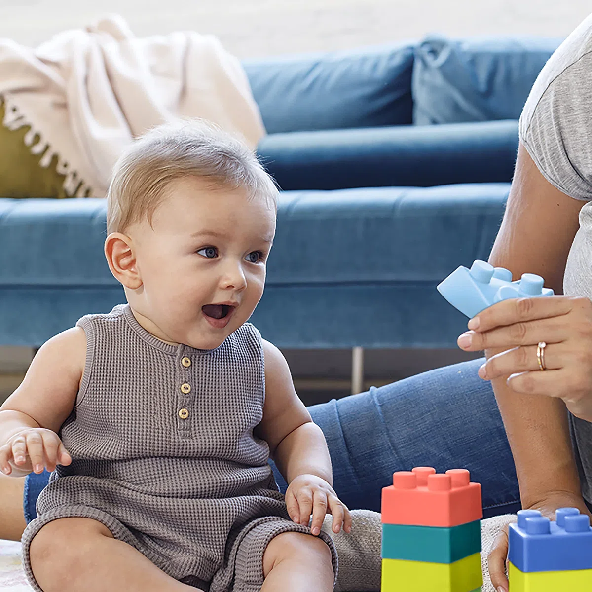 INFANTINO Mattoncini da costruzione super morbidi, facili da tenere per neonati e bambini, senza BPA, multicolore, set da 12 pezzi