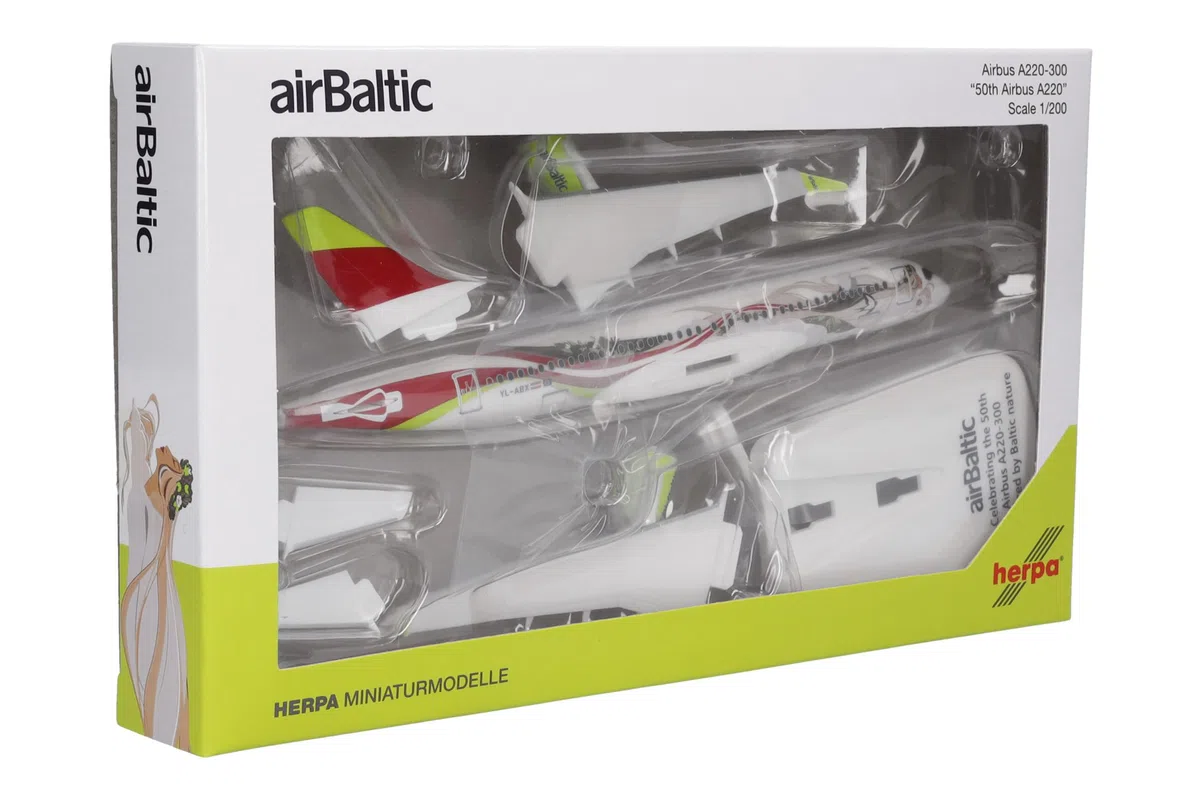 Herpa modello di aereo airBaltic Airbus A220-300 "50th A220" - YL-ABX, in scala 1:200 - Snap-Fit, pezzo da collezione, miniatura deco, statuetta con supporto in plastica