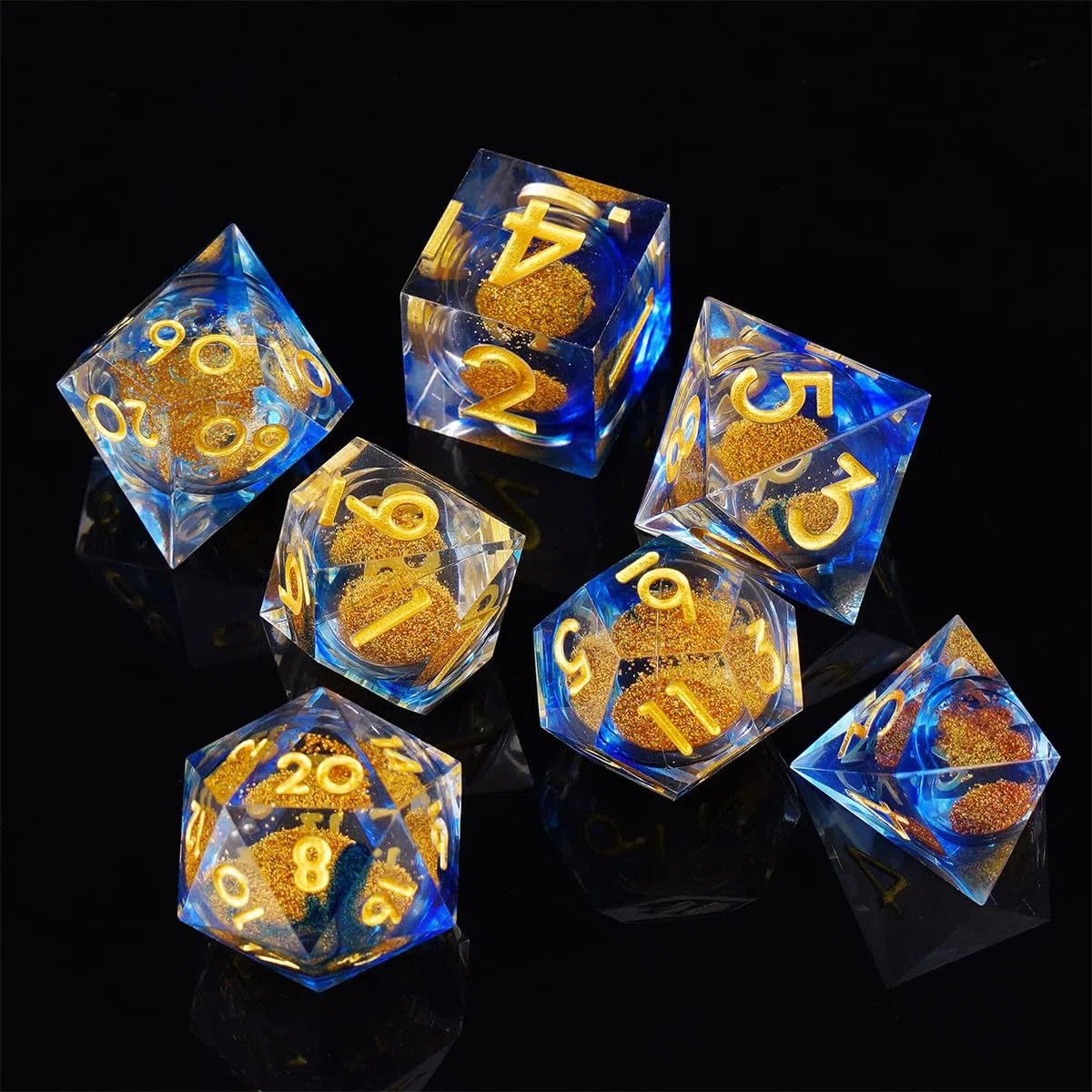 Sarini 7 pezzi di dadi con nucleo liquido in resina dadi con bordi affilati set di dadi DND poliedrici per giochi da tavolo MTG RPG Dungeons and Dragons （Oro blu）