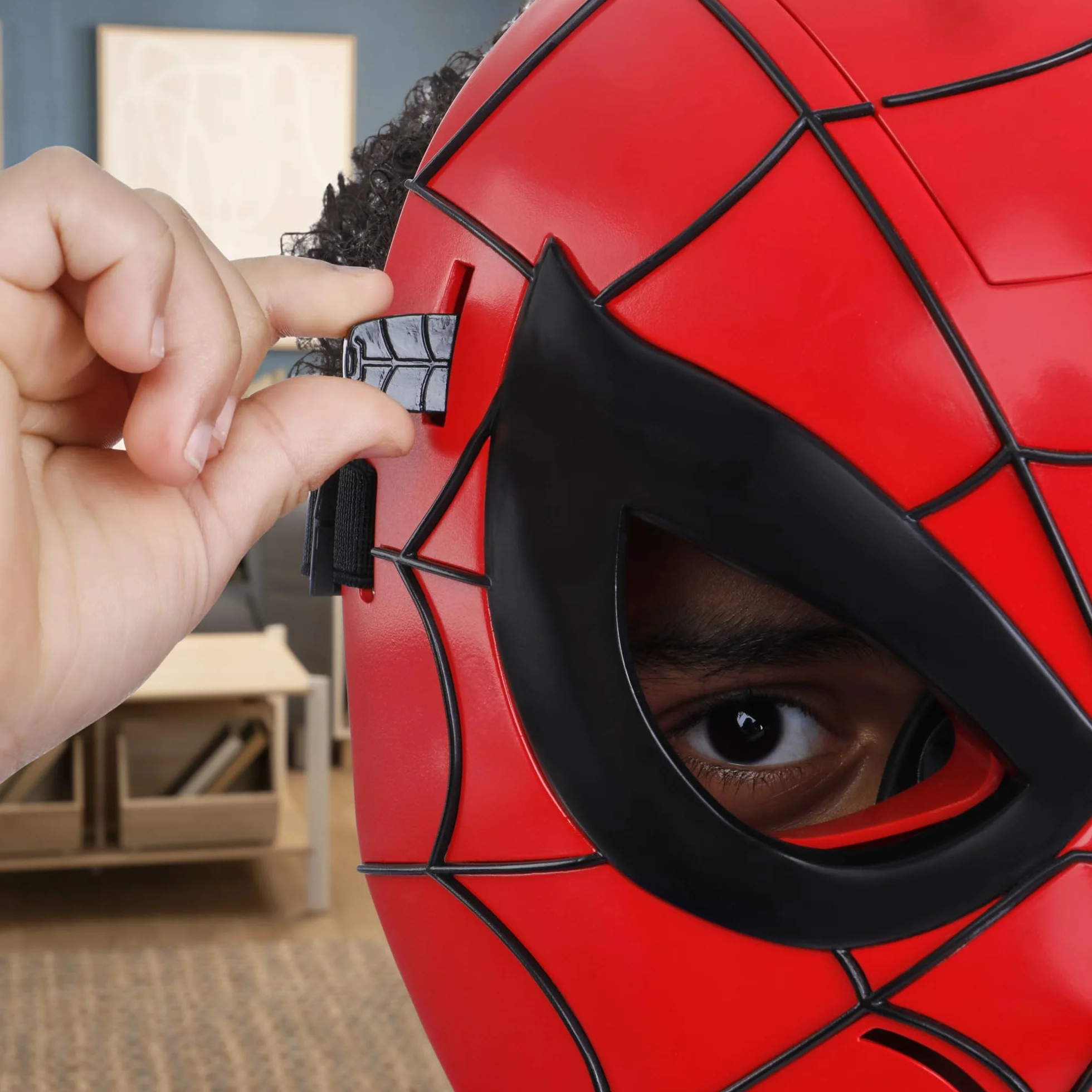 Hasbro Marvel Spider-Man, Maschera Luminosa, Giocattolo per il Gioco di Ruolo, Idea Regalo per Bambini e Bambine dai 5 Anni in su