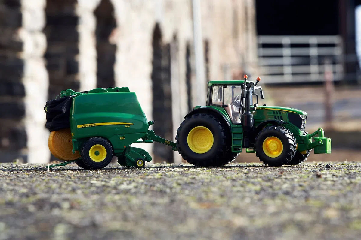 Britains 43150 – Trattore John Deere, 6195 M, unisex-child, multicolore