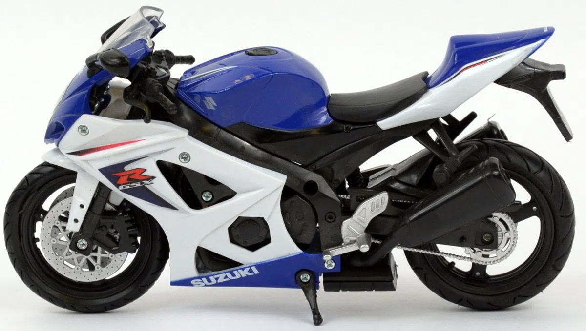 NewRay - Modellino di moto Suzuki GSX R1000 2008, colore casuale