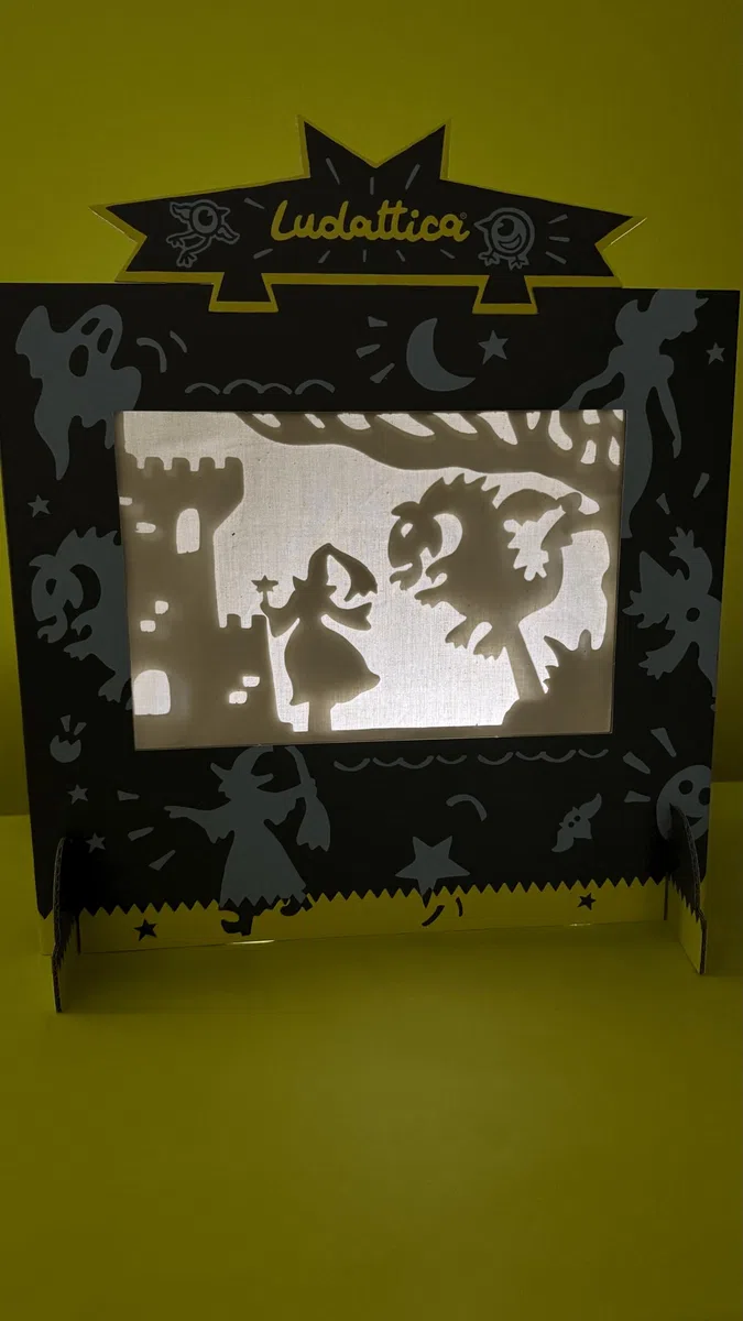 Ludattica Il Teatrino delle Ombre Teatro delle Ombre per Bambini 4+ | Teatro delle Marionette per Bambini | Gioco educativo e Creativo | Made in Italy
