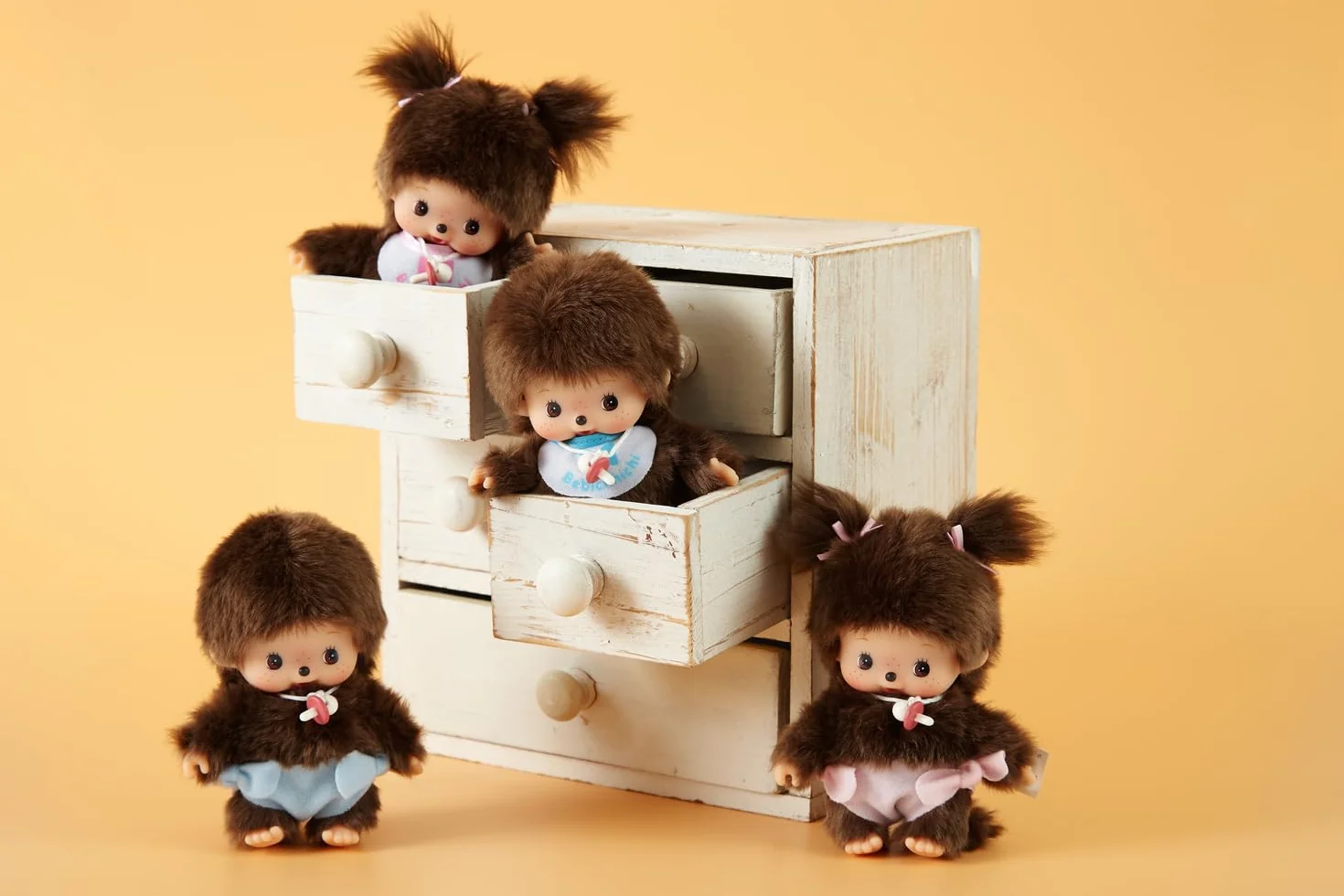 Sekiguchi 235540 - Original Bebichhichi Bambino, in Peluche Marrone, con Bavaglino, Circa 15 cm