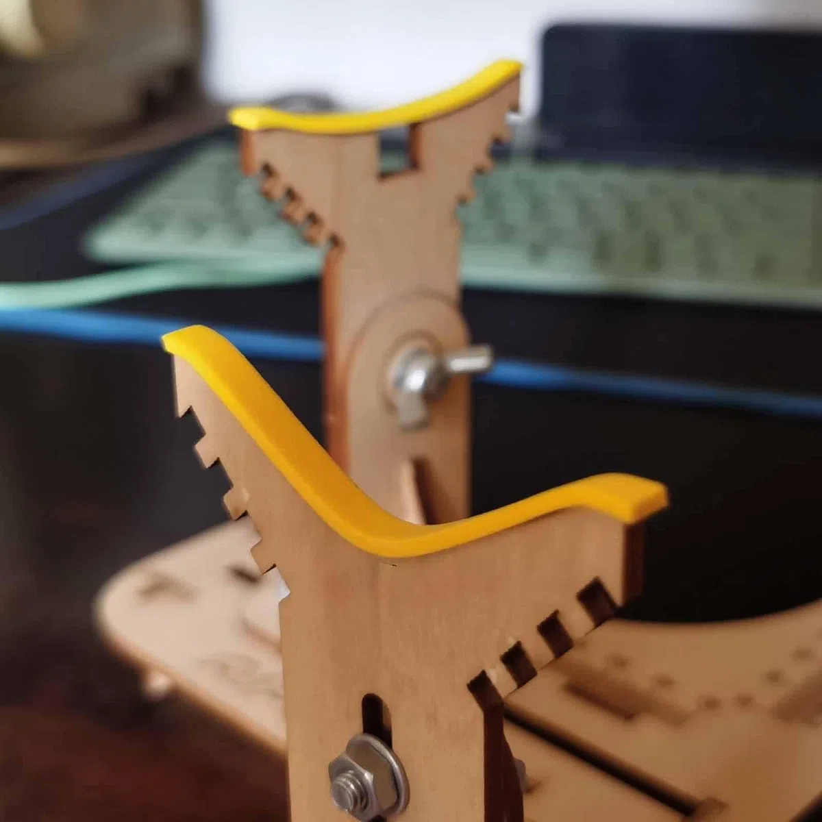 Supporto Portatile per Modelli di Aeroplani, Supporto per La Costruzione per Modellismo, Progettato per Aiutare a Dipingere E Invecchiare I Modelli di Aeroplani, 32 Cm X 30 Cm X 12