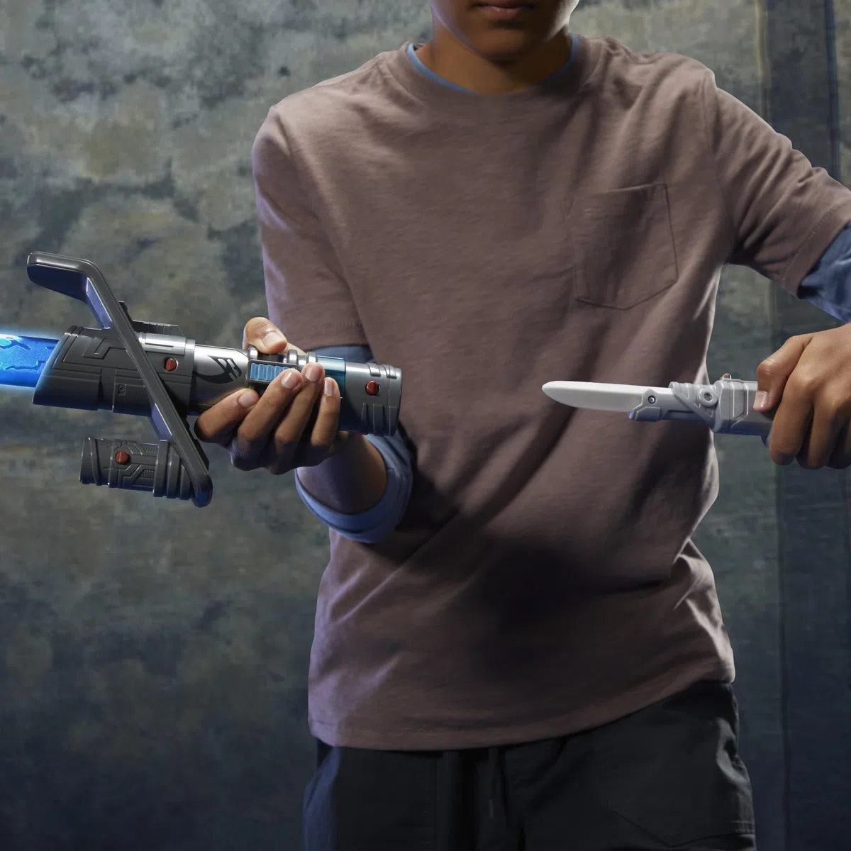 Hasbro Star Wars Lightsaber Forge, Master Set definitivo del Mandaloriano, Spada Laser Elettronica con Licenza Ufficiale, Giocattoli per Bambini e Bambine dai 4 Anni in su