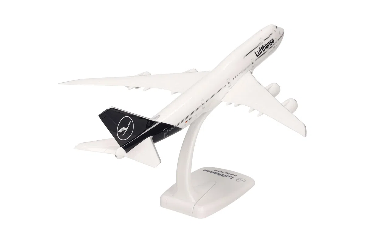 Herpa modello di aereo Lufthansa Boeing 747-8 Intercontinental in scala 1:250 - Snap-Fit, pezzo da collezione, miniatura deco, statuetta con supporto in plastica