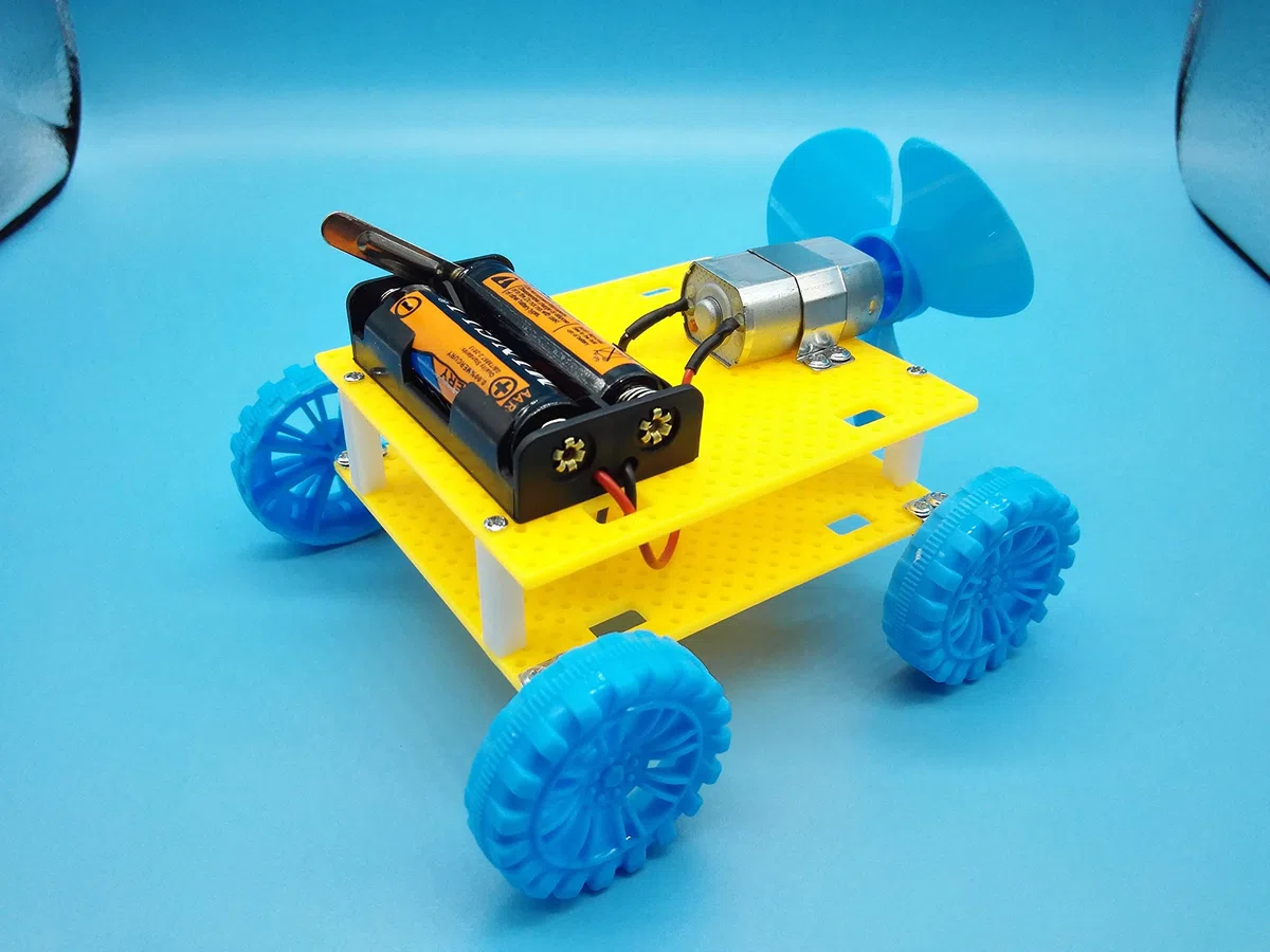 AOMAG Kit motori DC per bambini, 6 set da 159 mini motori elettrici per hobby con ingranaggi in plastica, elica per alberi, ruote in plastica per progetti fai da te STEM ingegneria giocattolo scienza