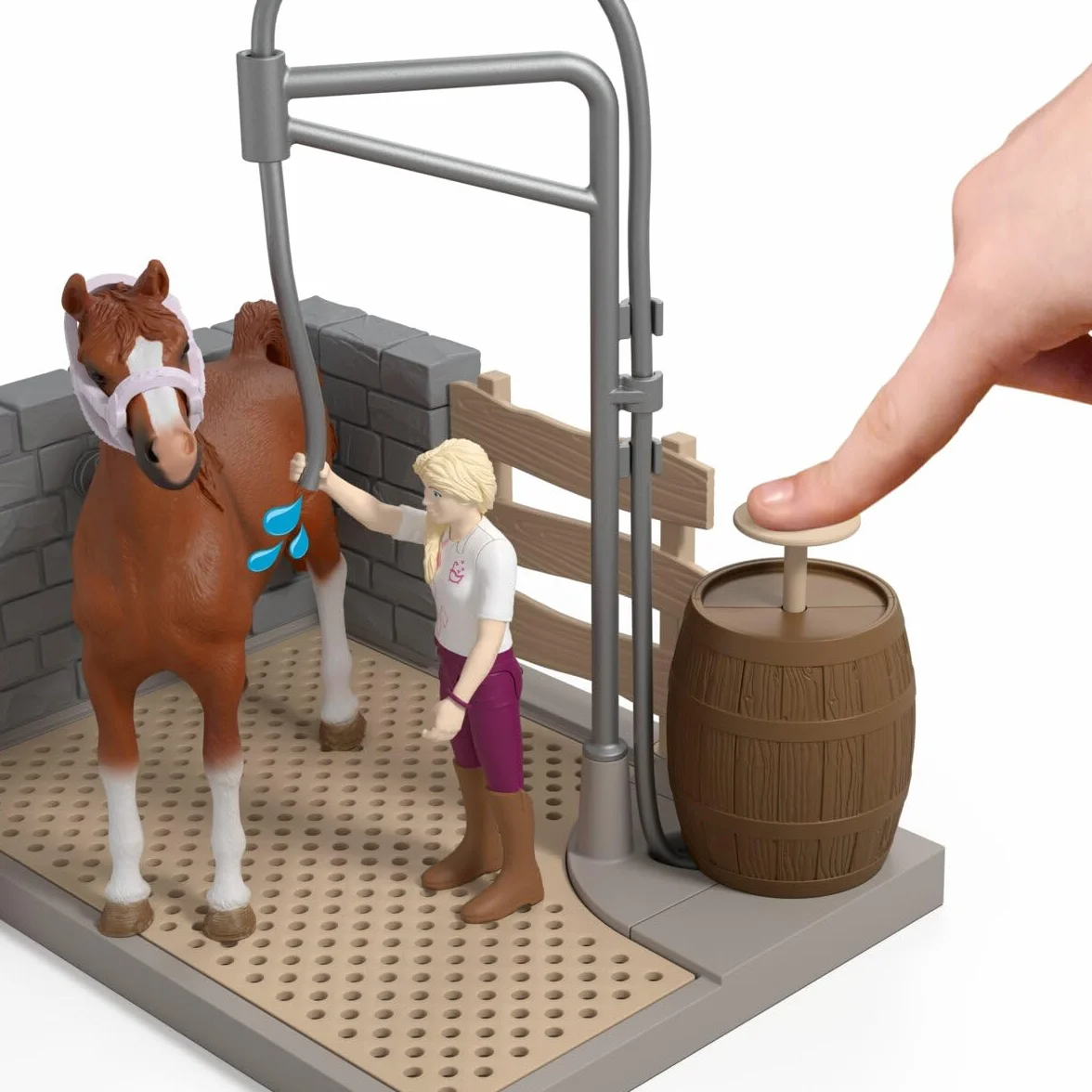 schleich HORSE CLUB | Angolo lavaggio cavalli di Sofia 42792 | Playset con acqua vera, pompa, cavallo, personaggio snodato & accessori | Giocattolo & regalo per bambini dai 5 anni | 26 pezzi