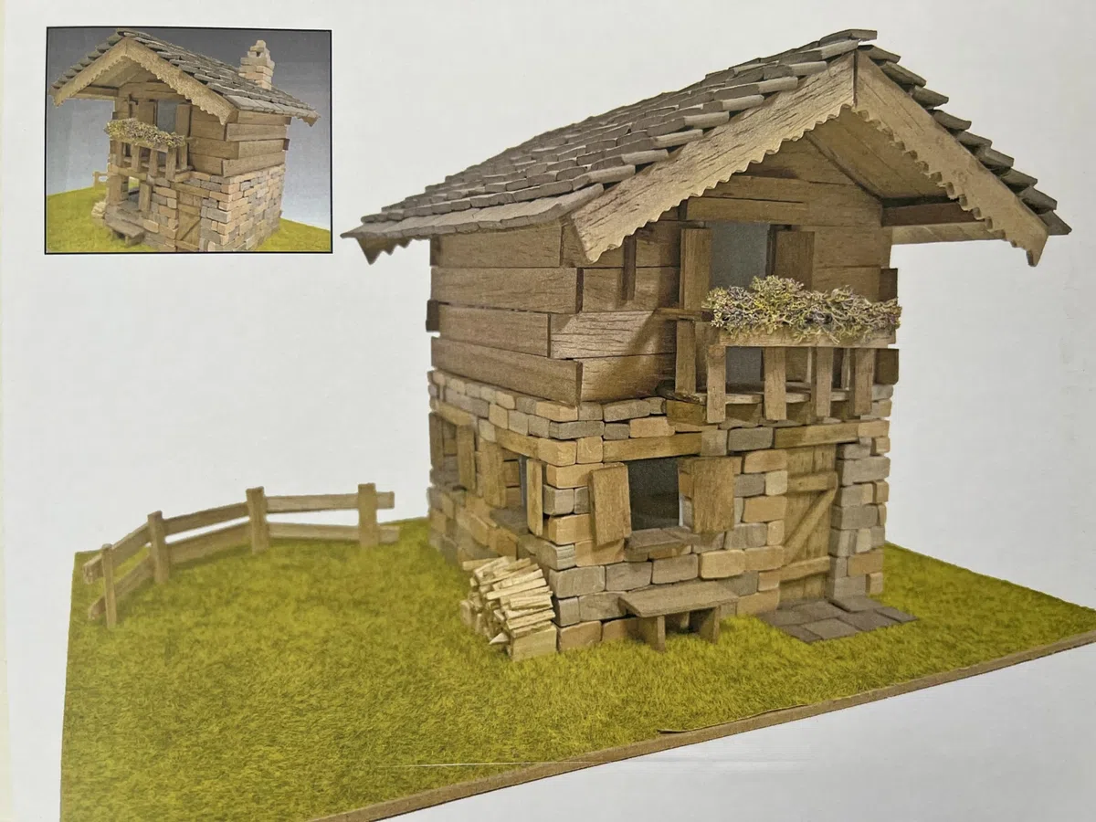 DOMUS KITS Casa Trentina,Kit di montaggio in legno e mattoncini, assemblaggio necessario, scala 1:50