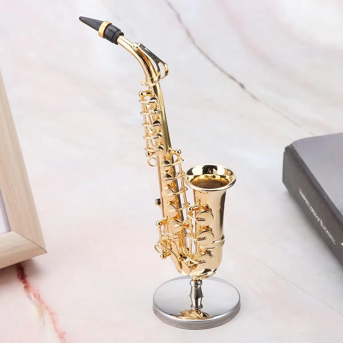 Sassofono Contralto in Miniatura, Modello di Sassofono con Supporto e Mini Strumento Musicale Ornamenti Modello Strumento Sassofono Ornamenti Musicali Placcati Oro