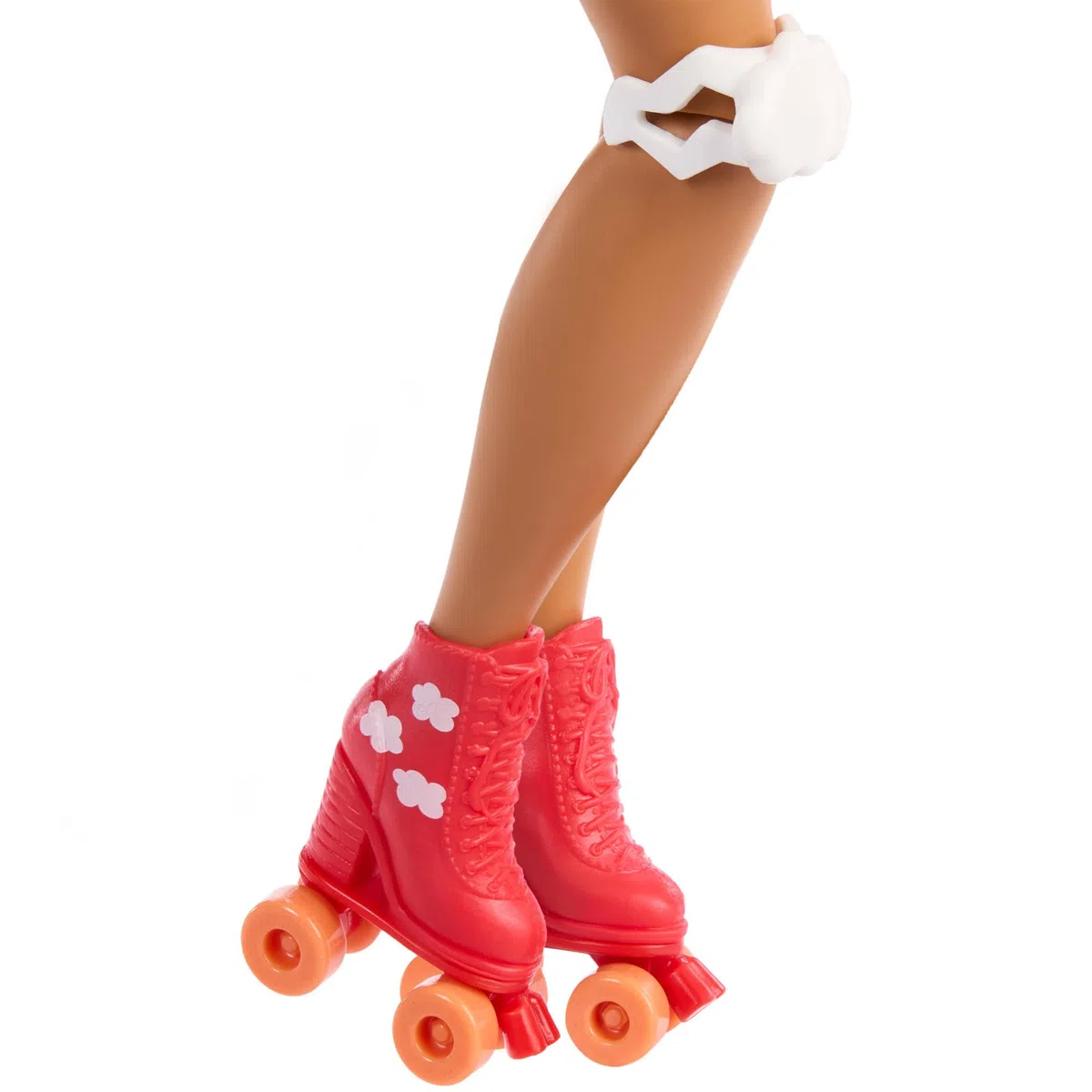 Barbie Dream Besties, Teresa, bambola snodata alla moda con pattini a rotelle e capelli castani, 9 accessori a tema videogiochi inclusi, giocattolo per bambini, 4+ anni, JFX98