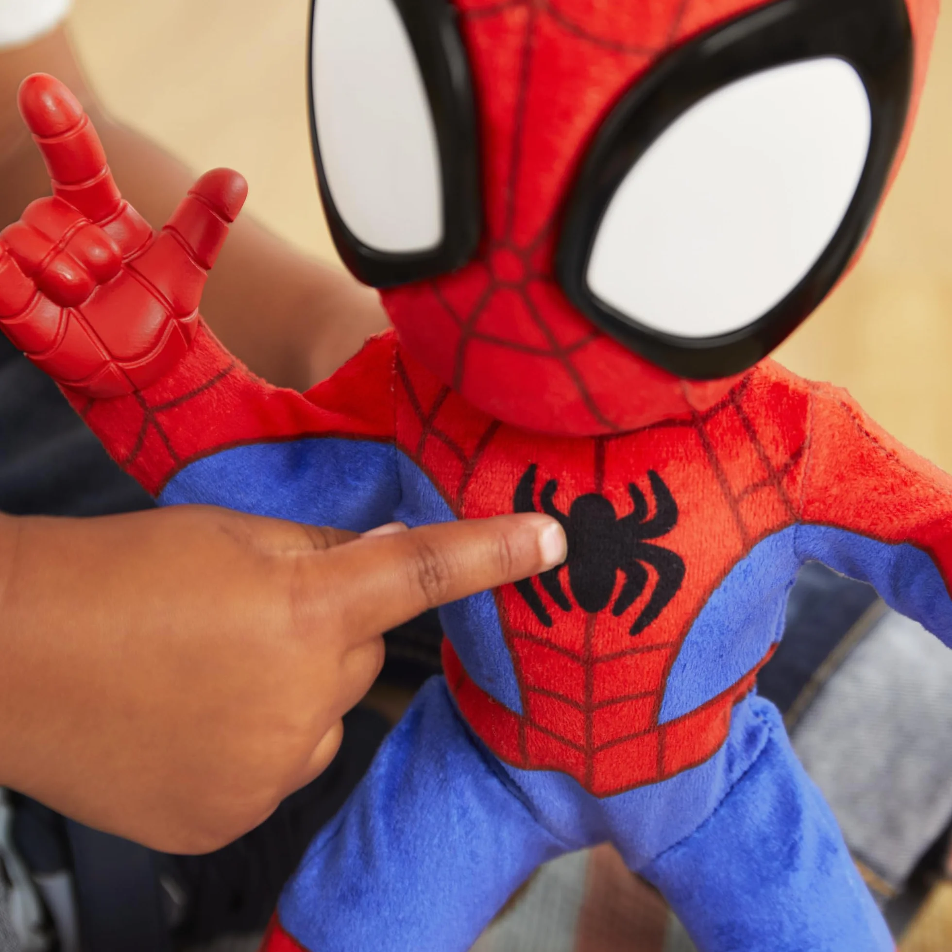 Hasbro Marvel Spidey e i Suoi Fantastici Amici, Spidey Dance'N Crawl, Peluche Elettronico con Suoni Musicali, Giochi per Bambini e Bambine da 3 Anni in su